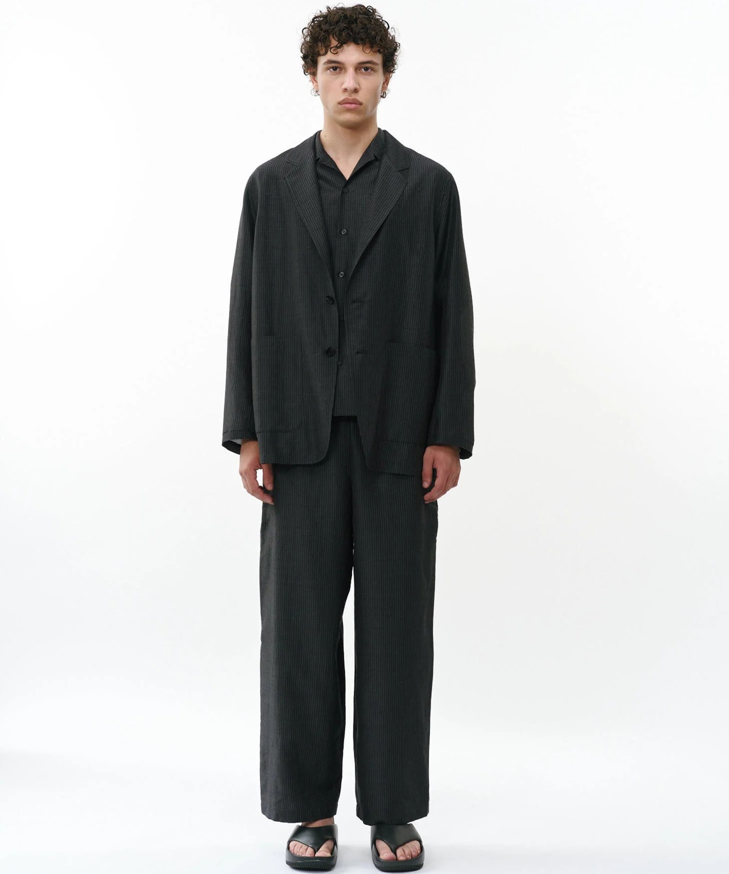 ウールシルクフェザークロス / ワイドシリンダーフィットイージーパンツ 