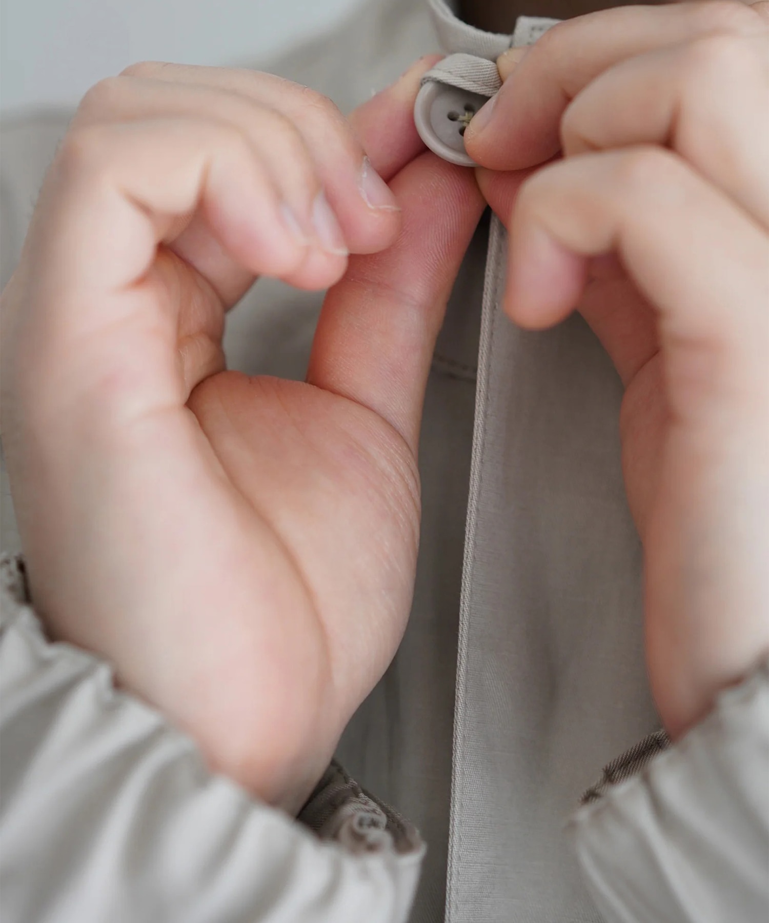 Stand collar blouson STILL BY HAND