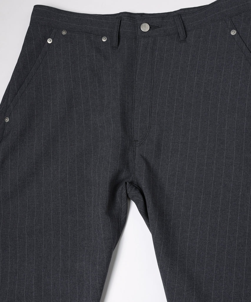 3D STRIPE CUTTING PANTS JieDa
