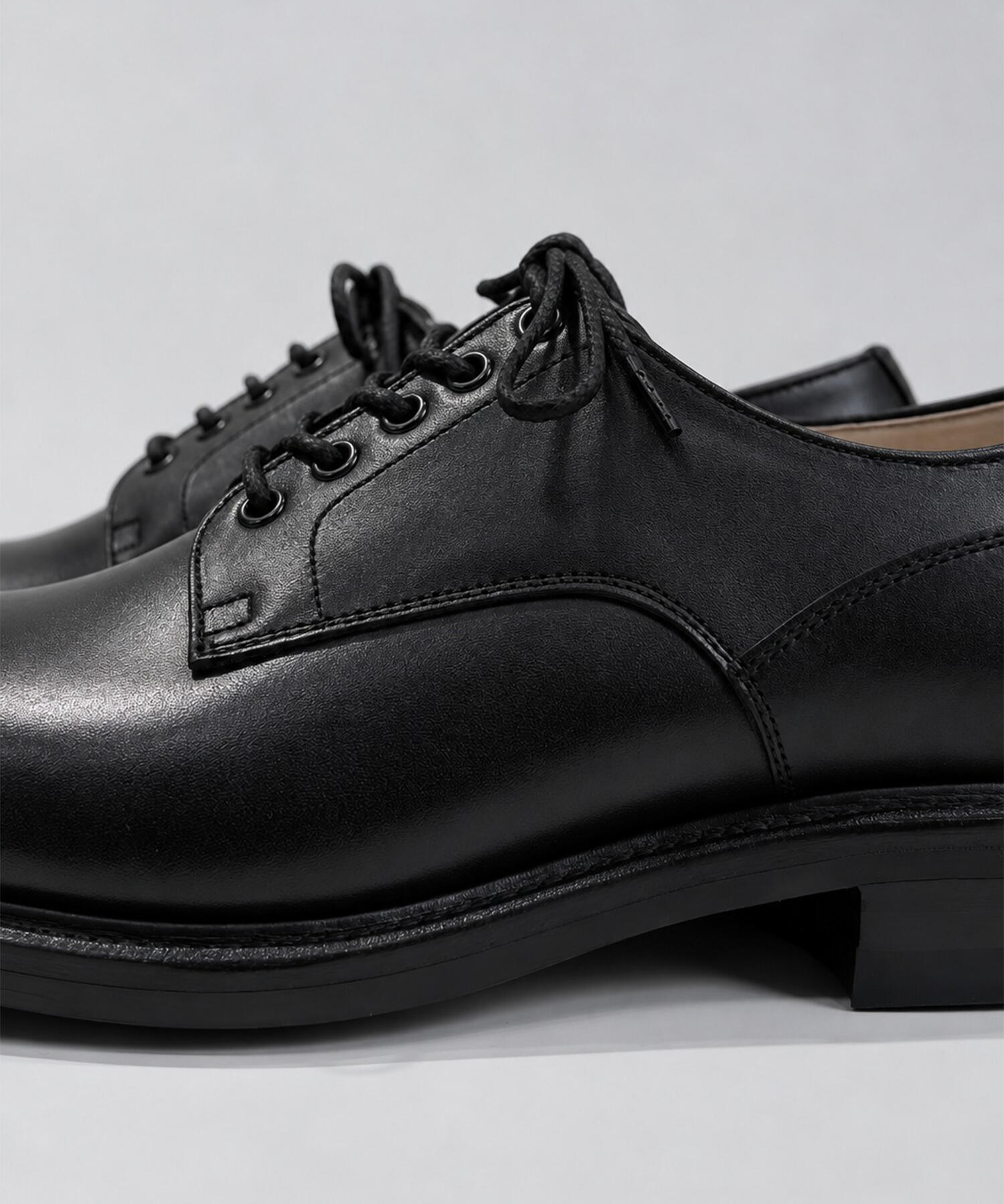 THE OFFICER SHOES foot the coacher