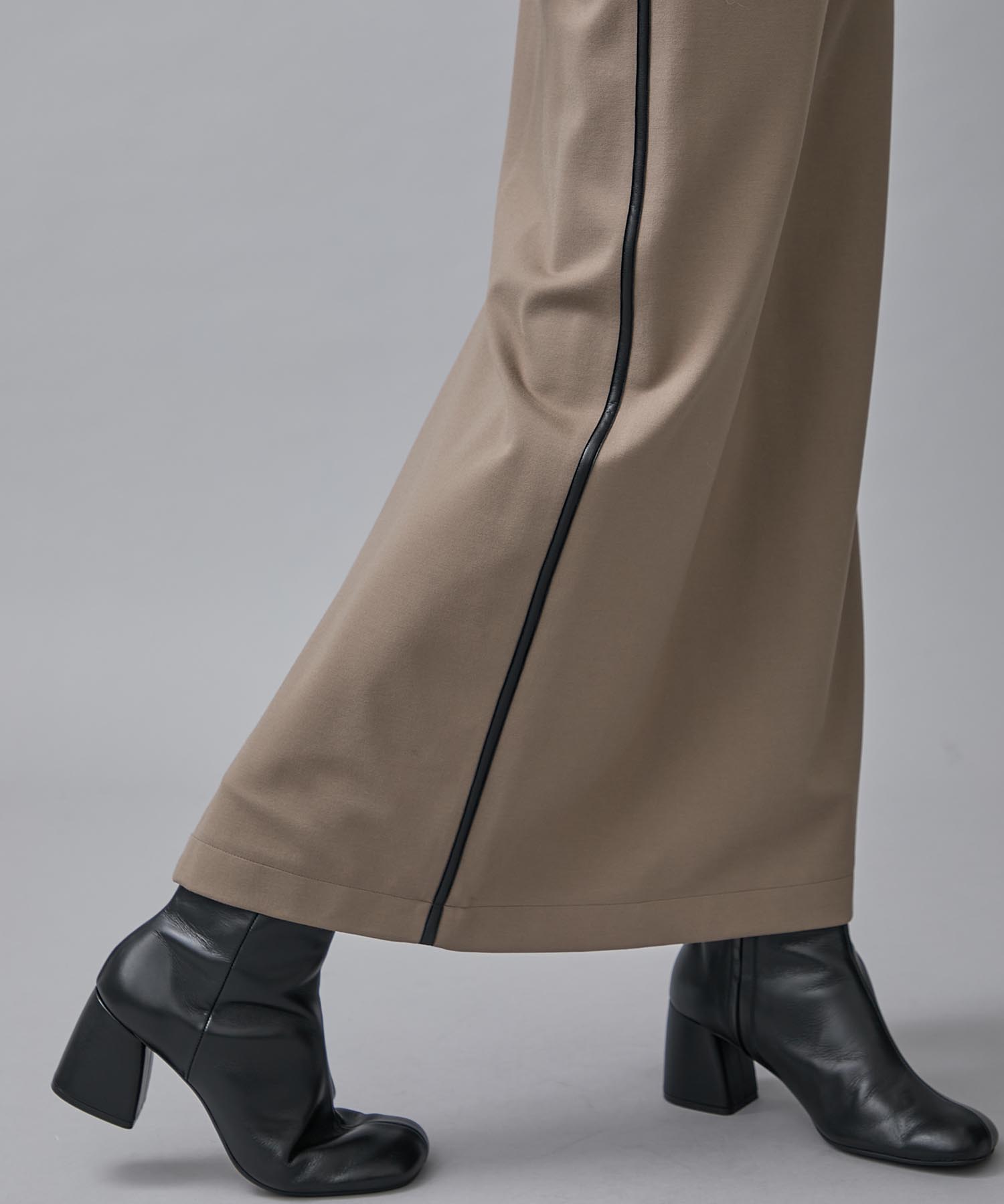 〈CITY〉スムースタイトストレッチスカート STUDIOUS