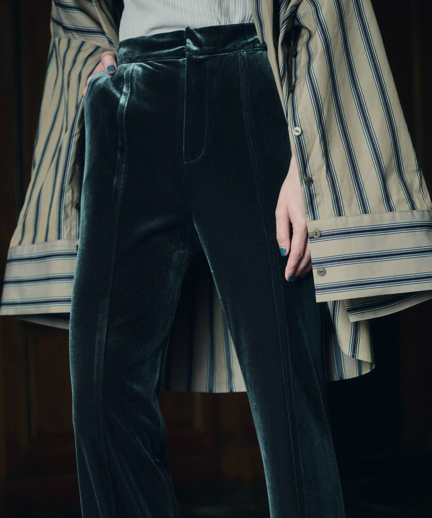 ヘムスリットベロアパンツ MATURED