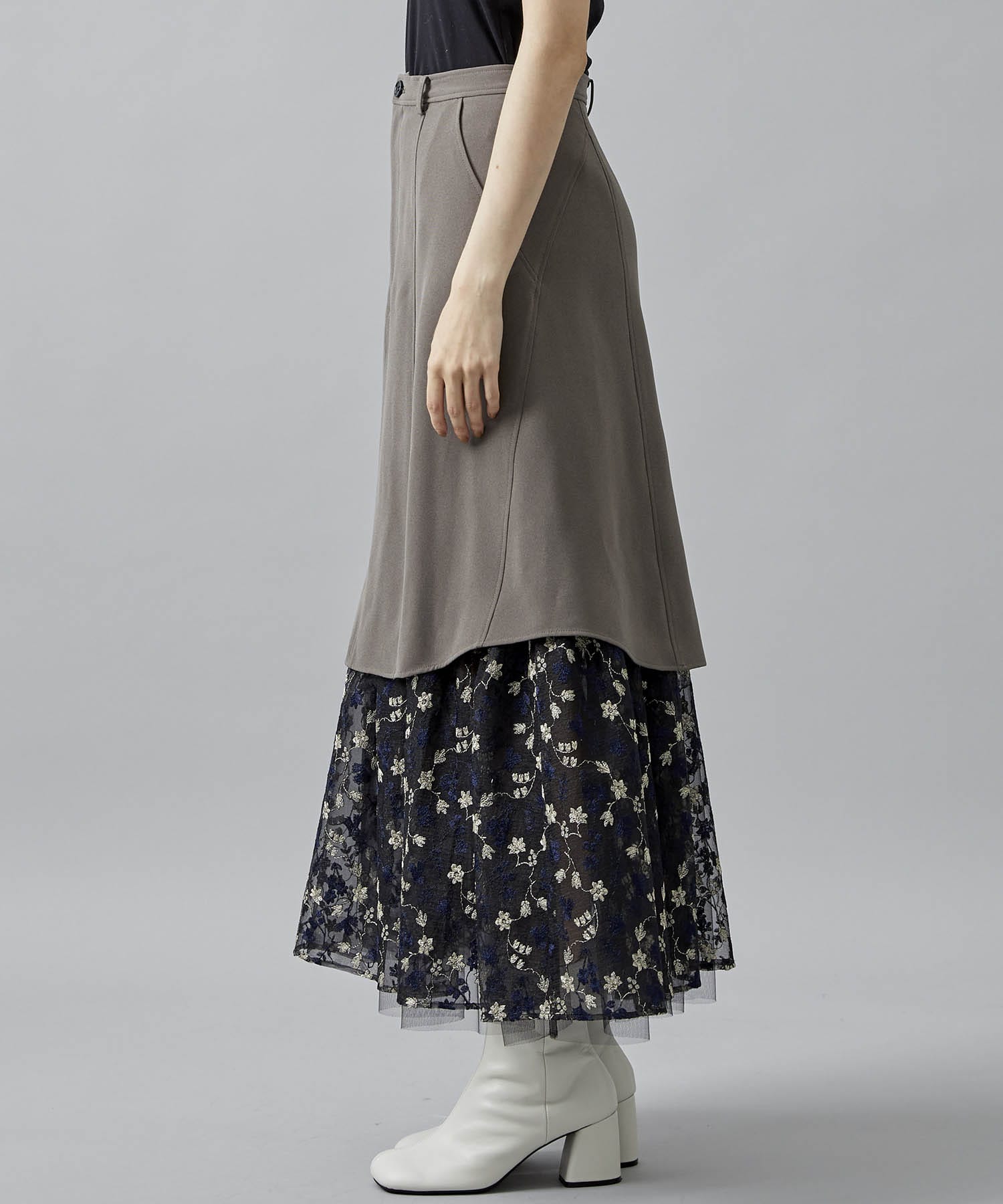 〈別注〉Embroidery Flare Skirt