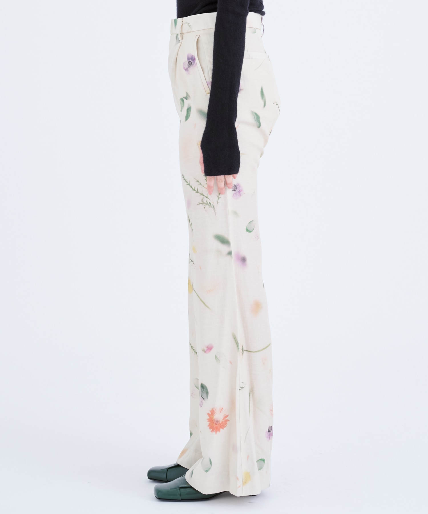 Soak flower PANTS BE AKIRANAKA