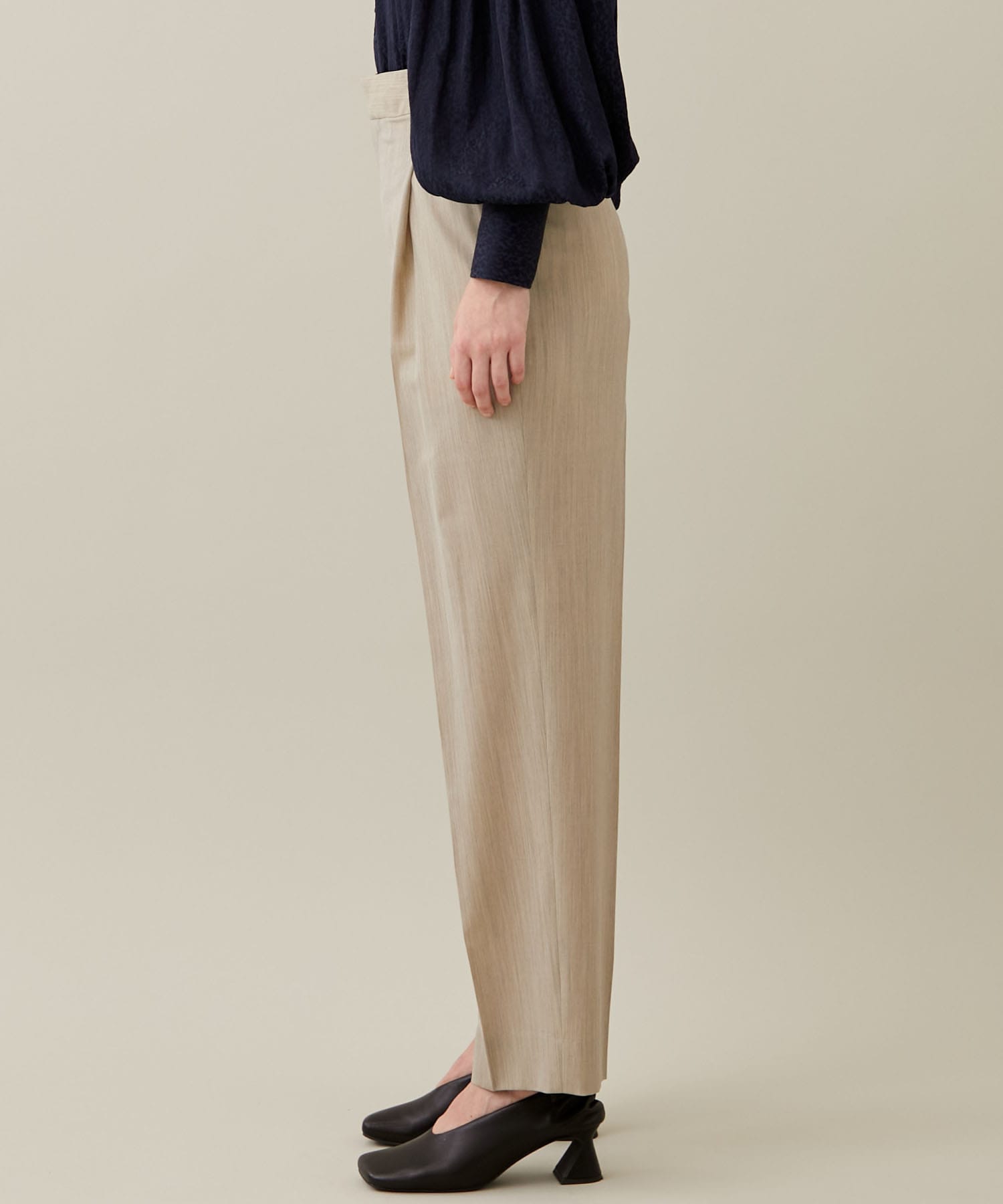 SUMMER WOOL TUCK PANTS(34 BEIGE): CINOH: WOMENS｜ STUDIOUS ONLINE