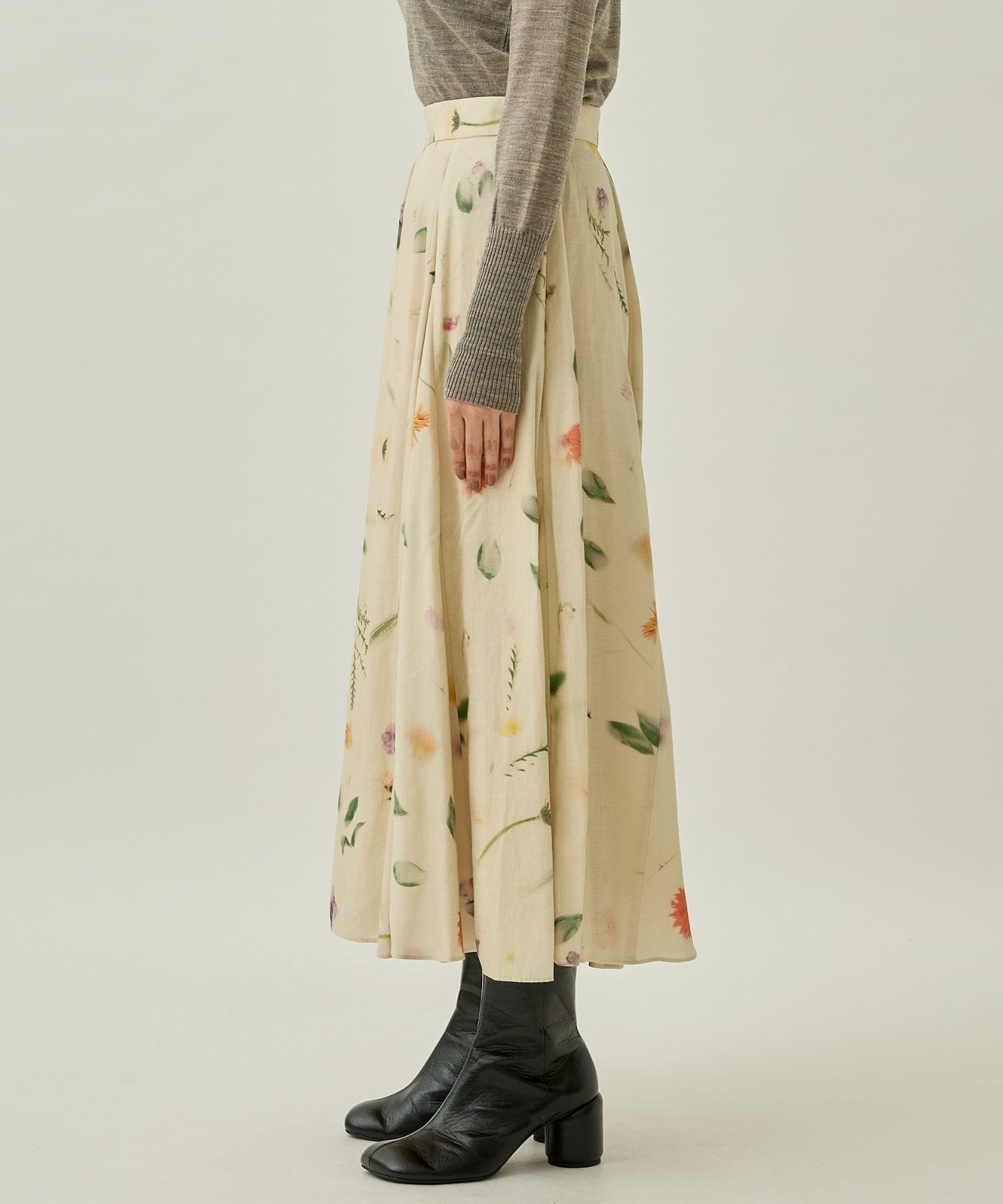 Soak flower Skirt BE AKIRANAKA