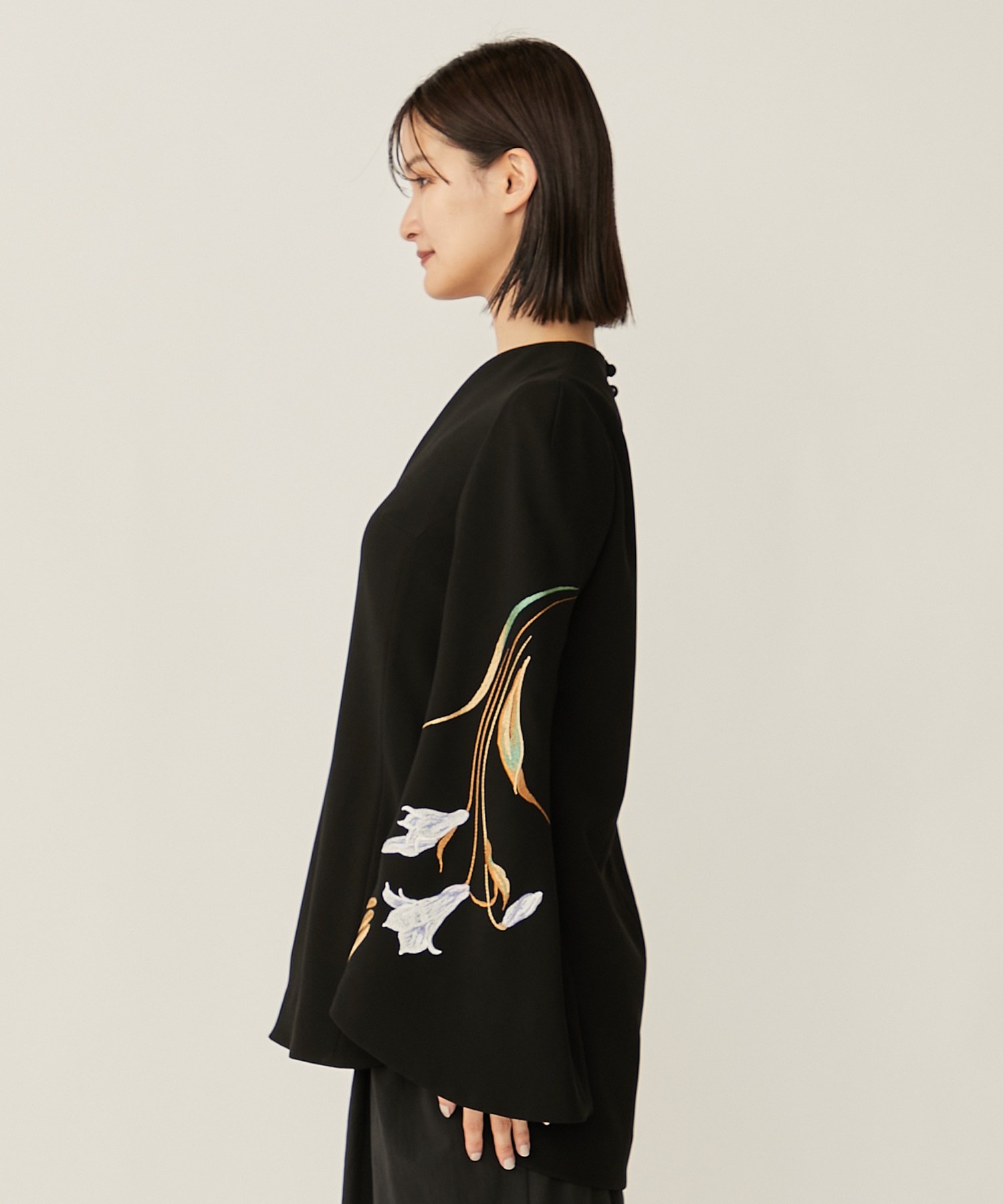 Triacetate Floral Embroidery Blouse(2 BLACK): Mame Kurogouchi