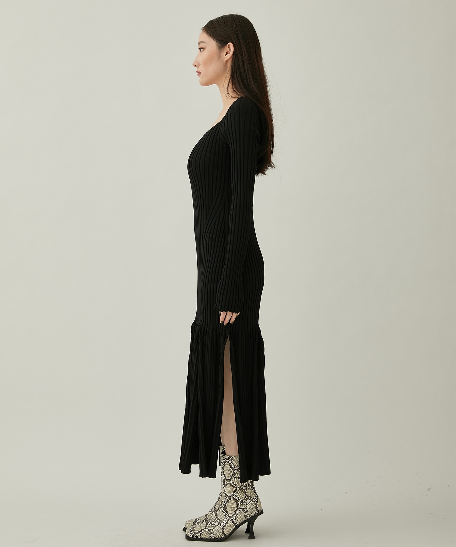 RIB KNIT SLIT DRESS(1 BLACK): : WOMENS｜ STUDIOUS ONLINE公式通販サイト