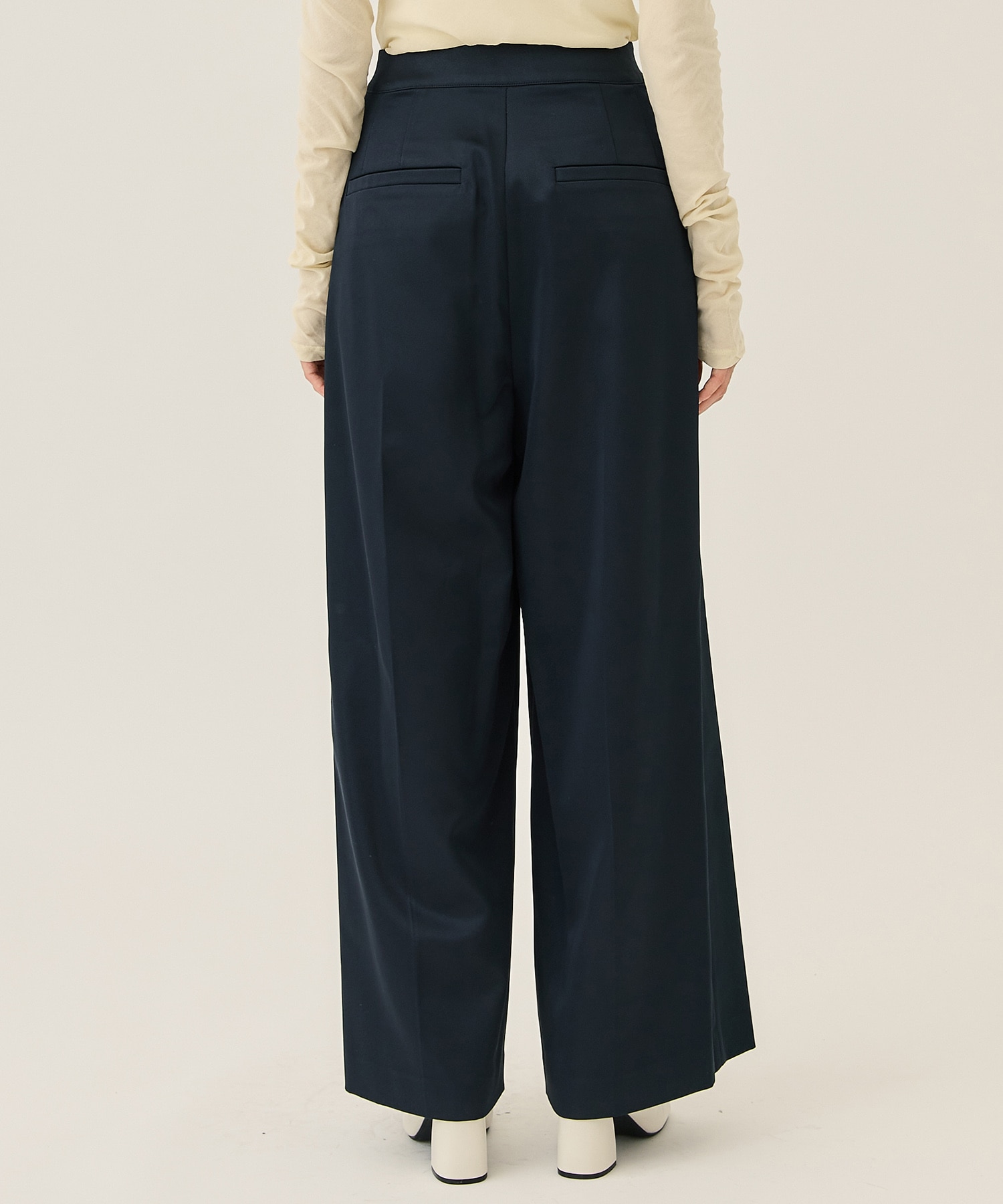 Front Tuck Wide Pants