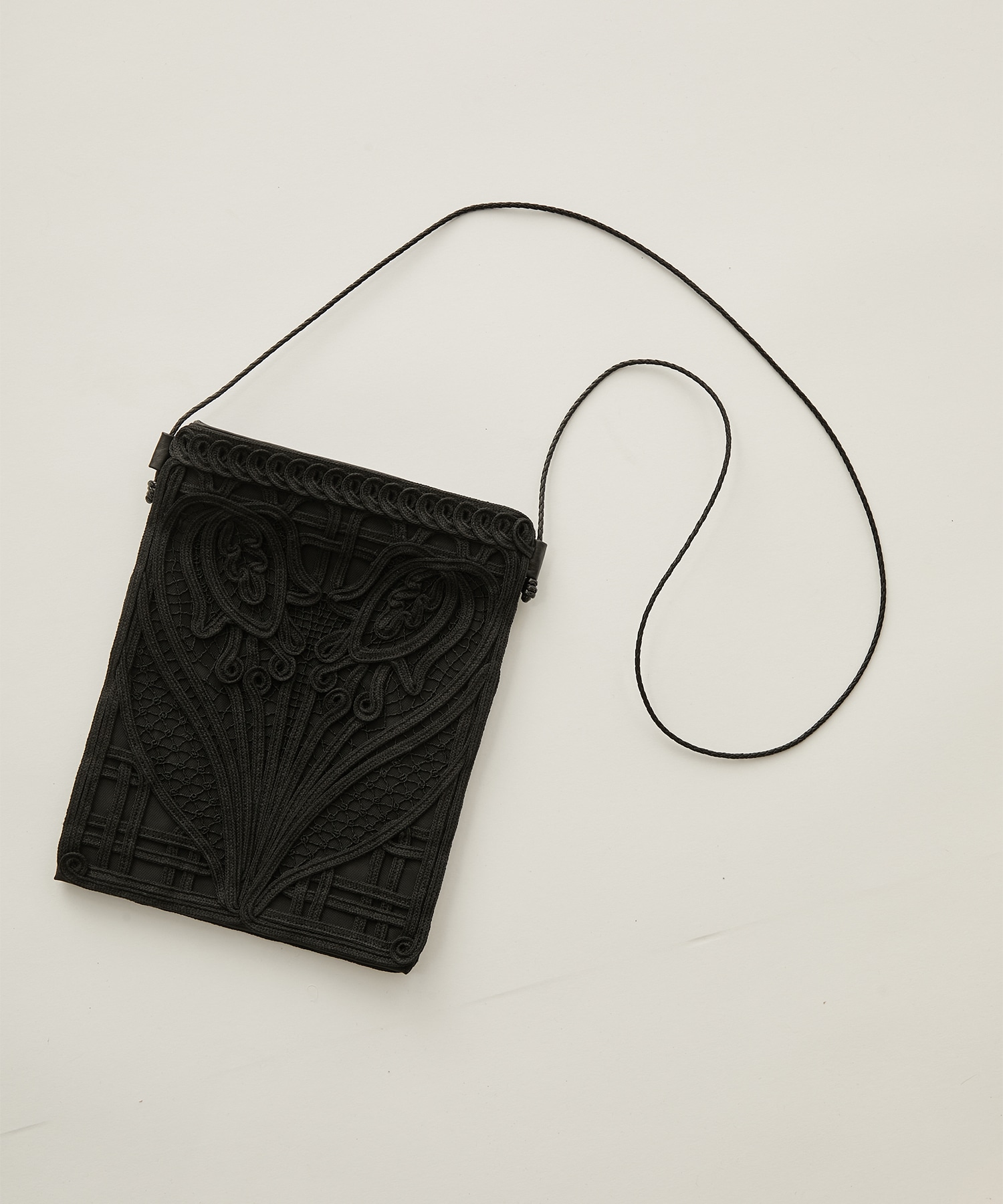 Cording Embroidery Pouch With Leather Strap(FREE BLACK): Mame