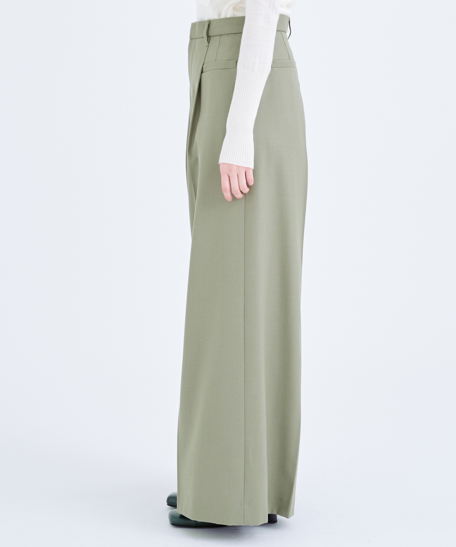 Terese wide tuck Pants KH AKIRANAKA