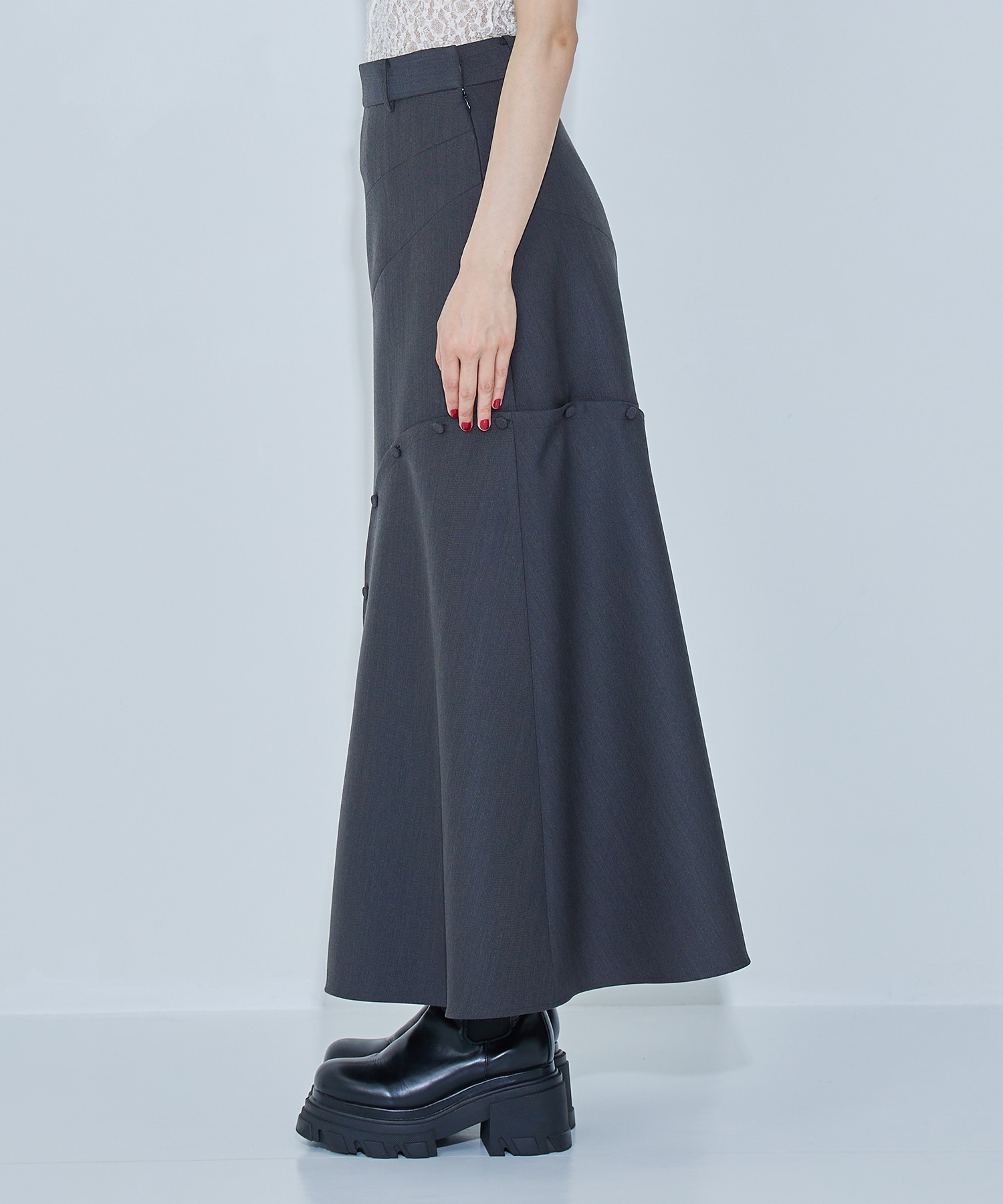 Wave Slashed Skirt(1 DARK GREY): STUDIOUS: WOMENS｜ STUDIOUS 