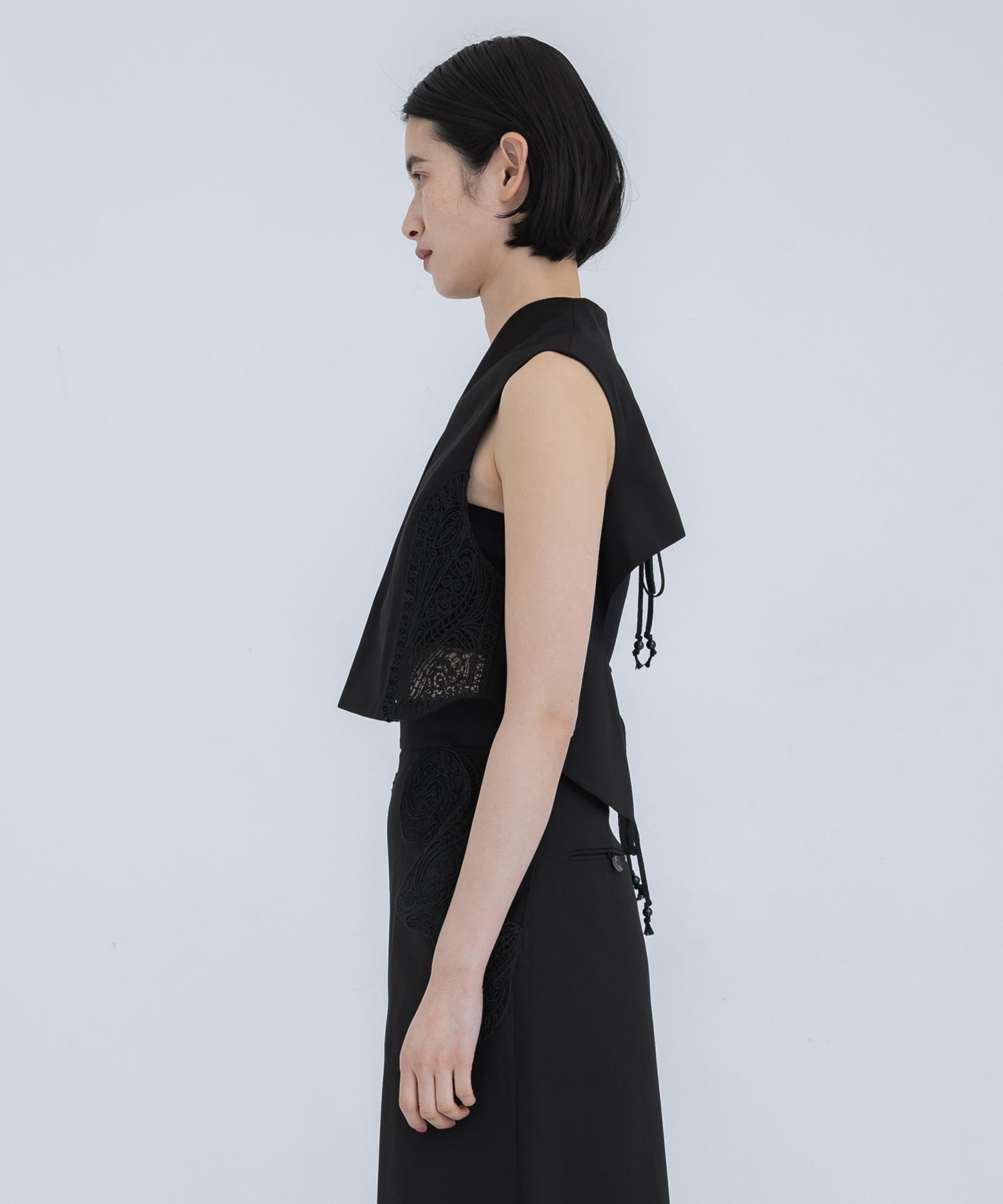 Cording Embroidery Detail Cotton Vest(1 BLACK): Mame Kurogouchi ...