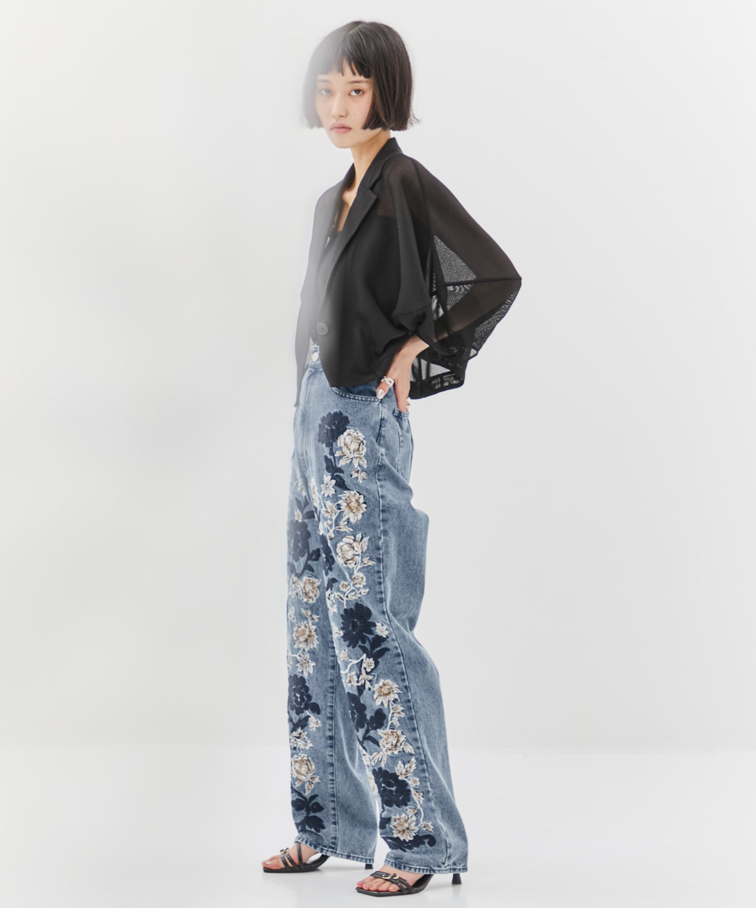 FLOWER EMBROIDERY PANTS CLANE