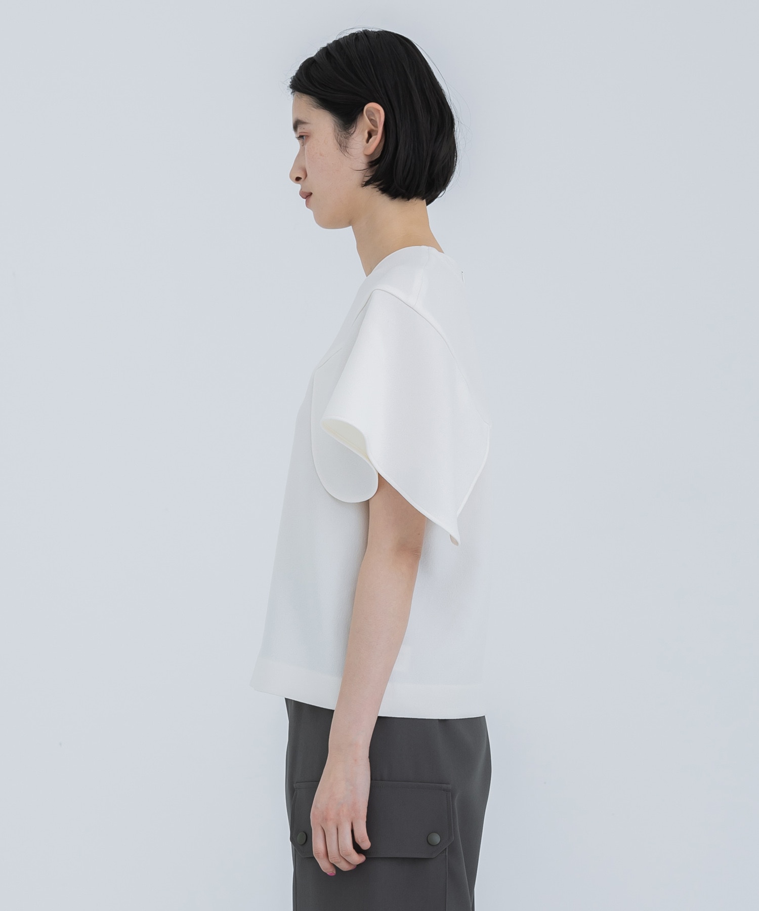 Eine panel sleeve pullover OW(2 OFF WHITE): AKIRANAKA: WOMENS 