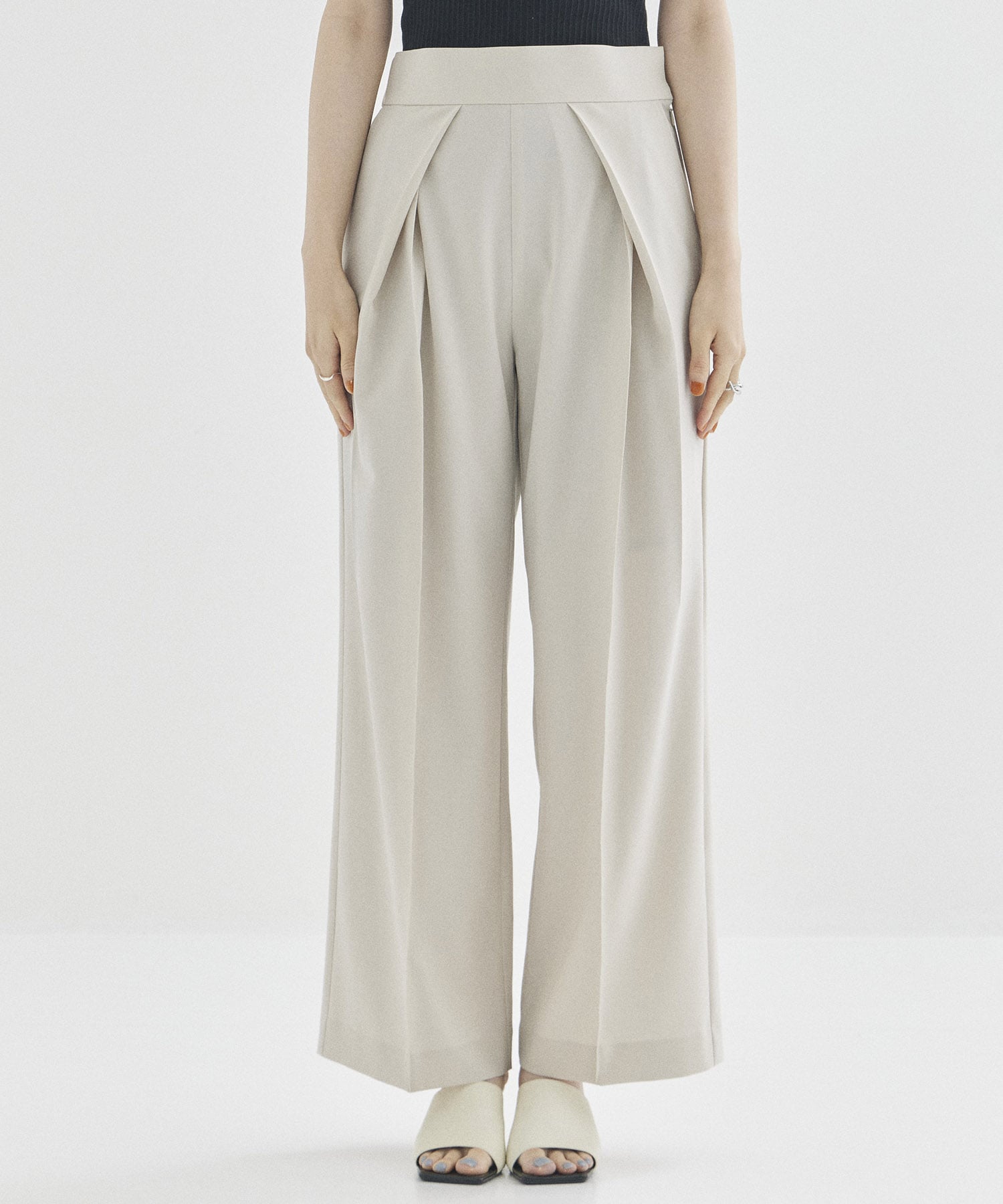 Strecth Twill Tucked Trousers STUDIOUS