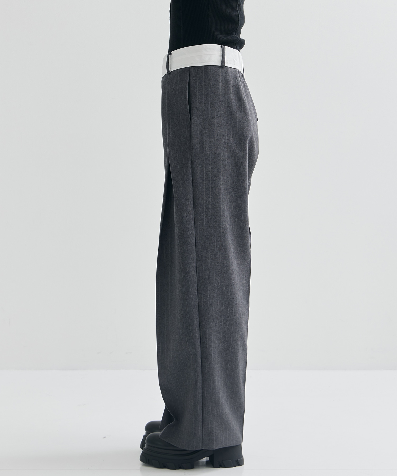 Elastic Waist Tucked Trousers STUDIOUS