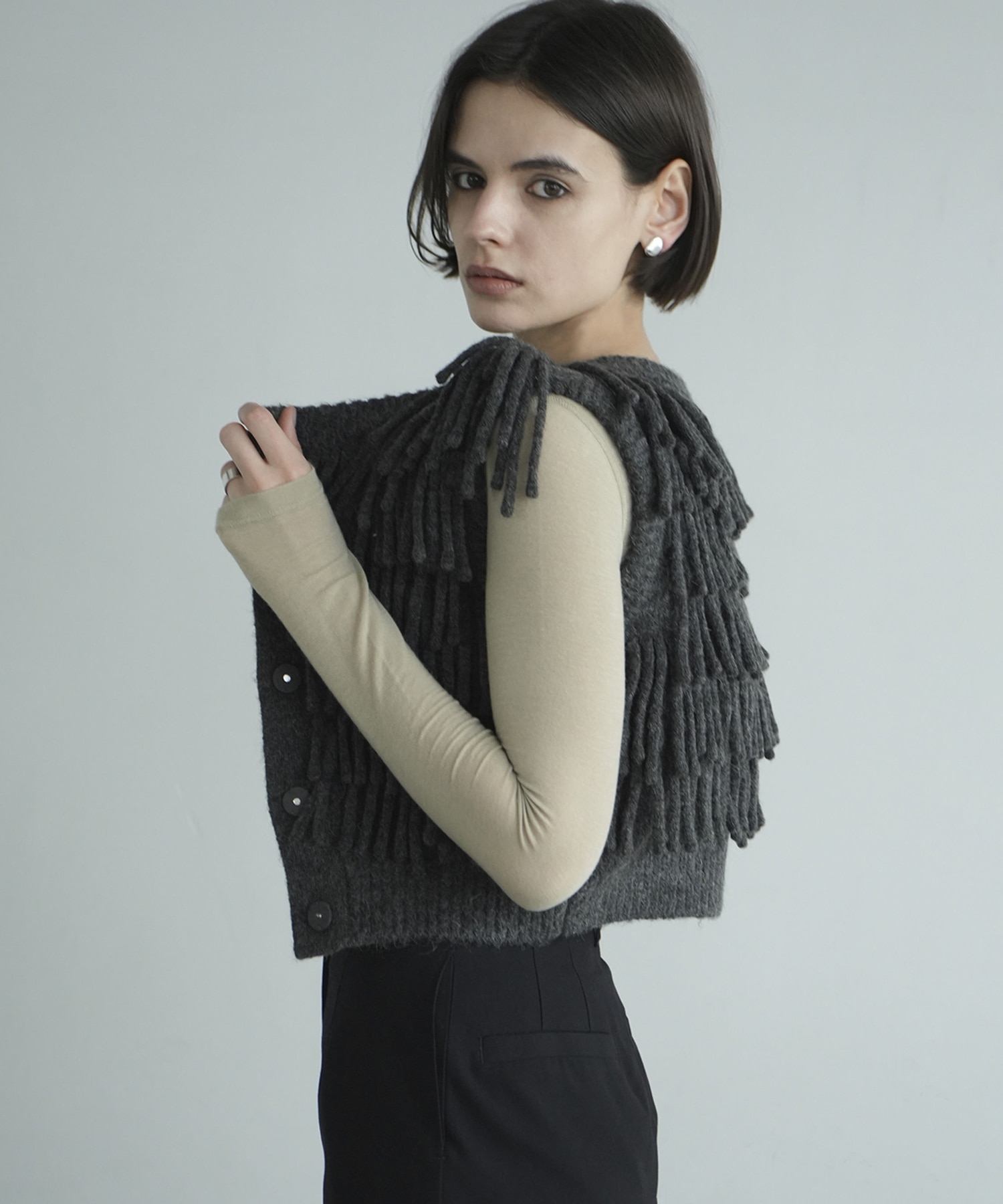 W FACE FRINGE KNIT VEST CLANE