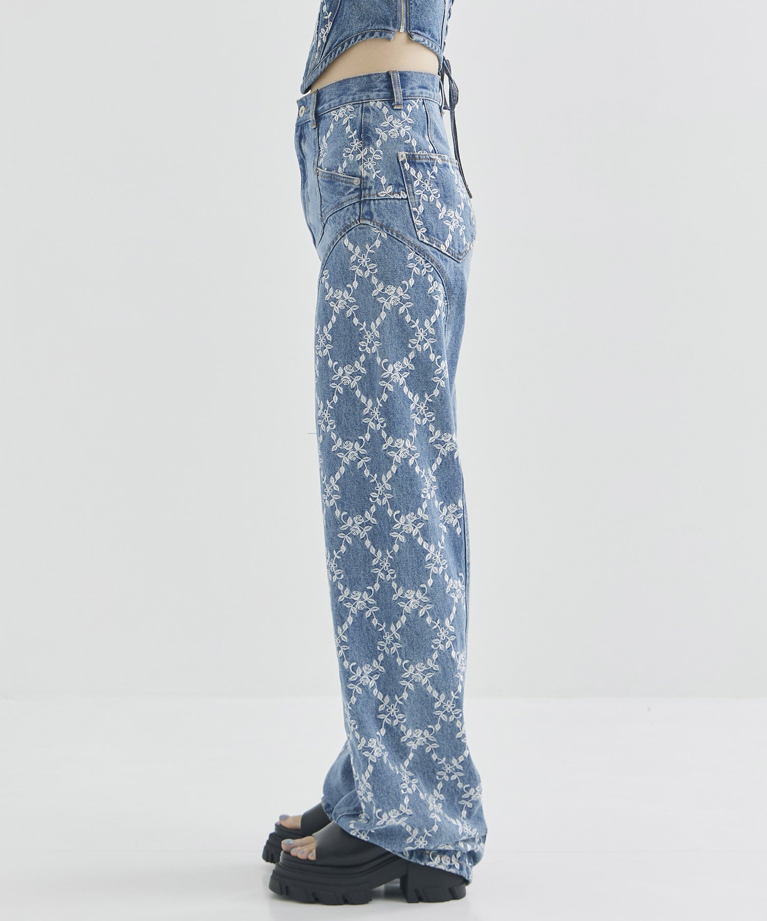 FLOWER EMBROIDERED WIDE JEANS FETICO