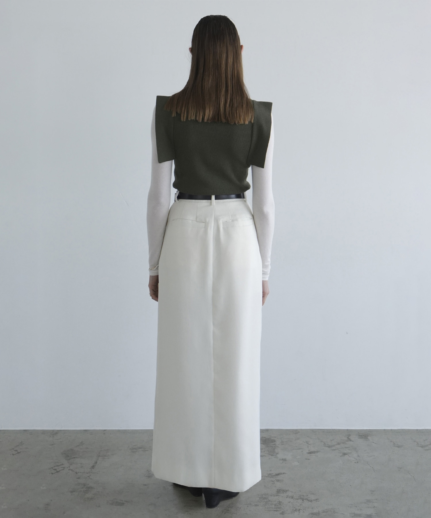 FRONT SLIT TUCK SKIRT CLANE