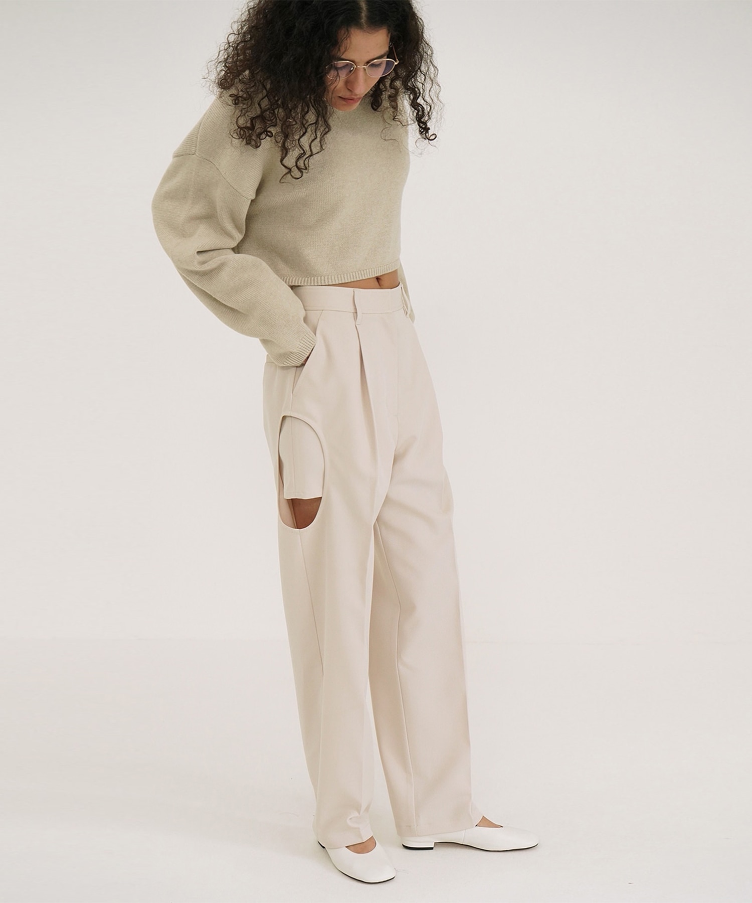 SIDE CIRCLE CUT PANTS CLANE