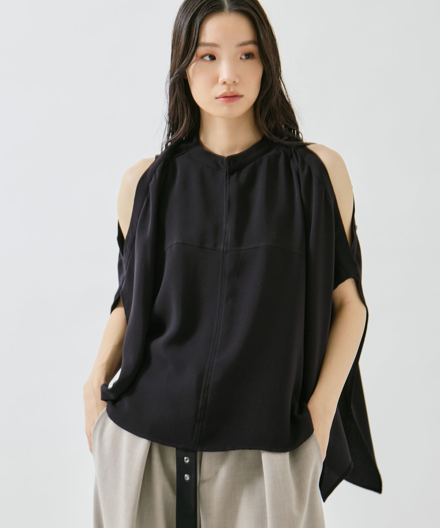 BACK SATIN DRAPE BLOUSE STUDIOUS