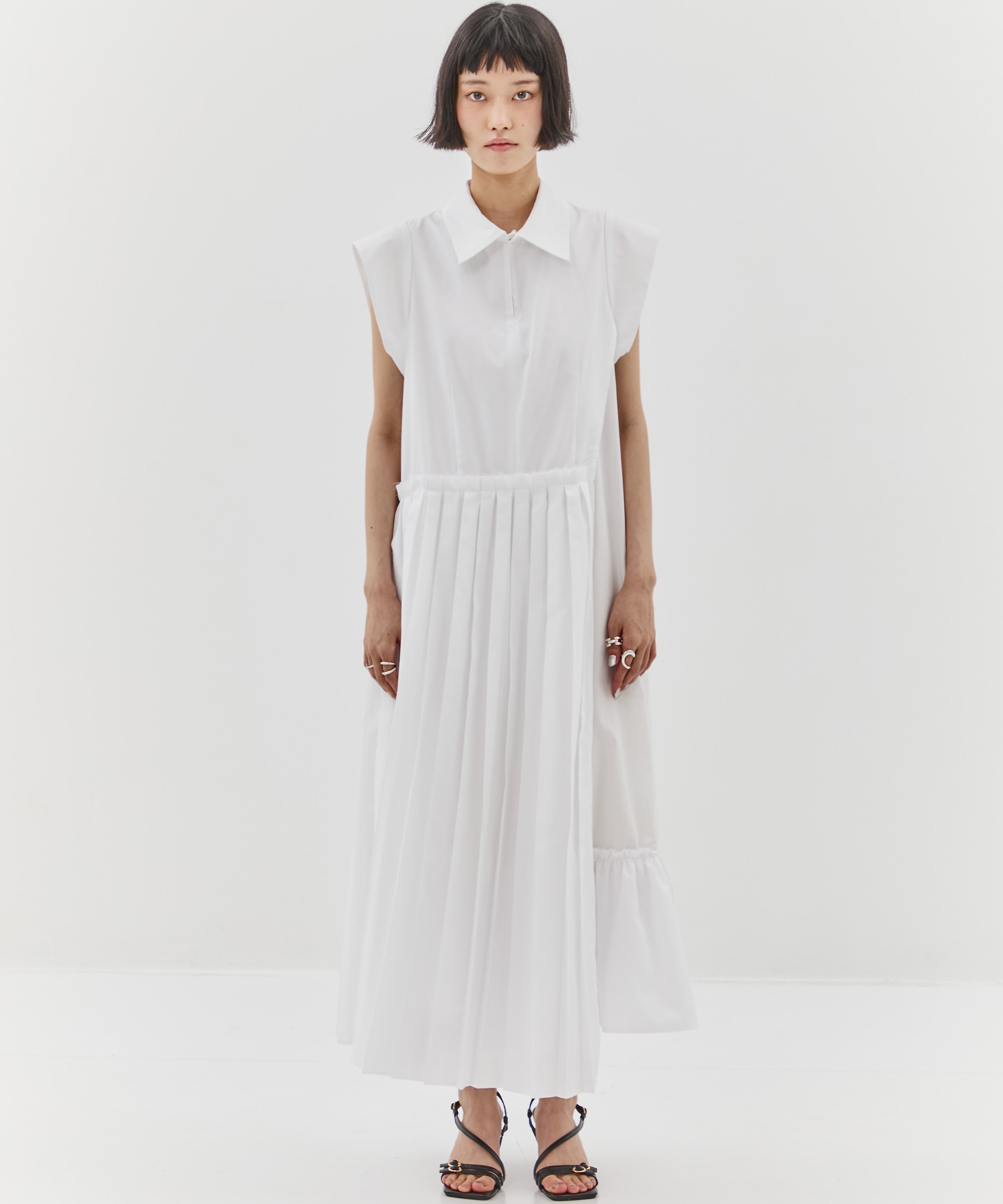 Asymmetry pleats one-piece STUDIOUS