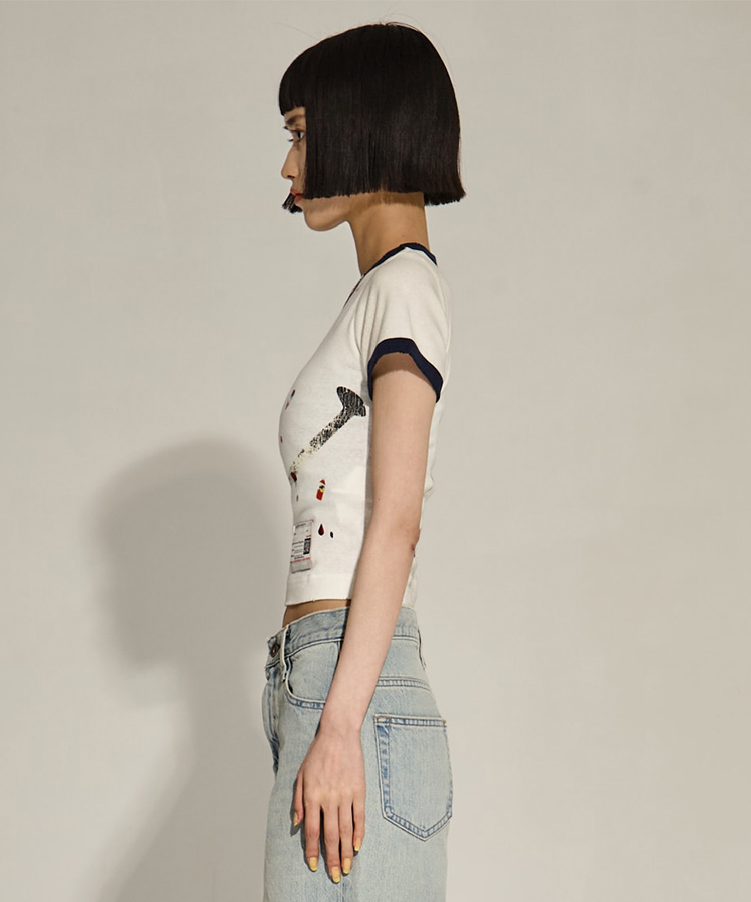 SMILY FACE PRINTED STICKER MINI TEE Maison MIHARA YASUHIRO