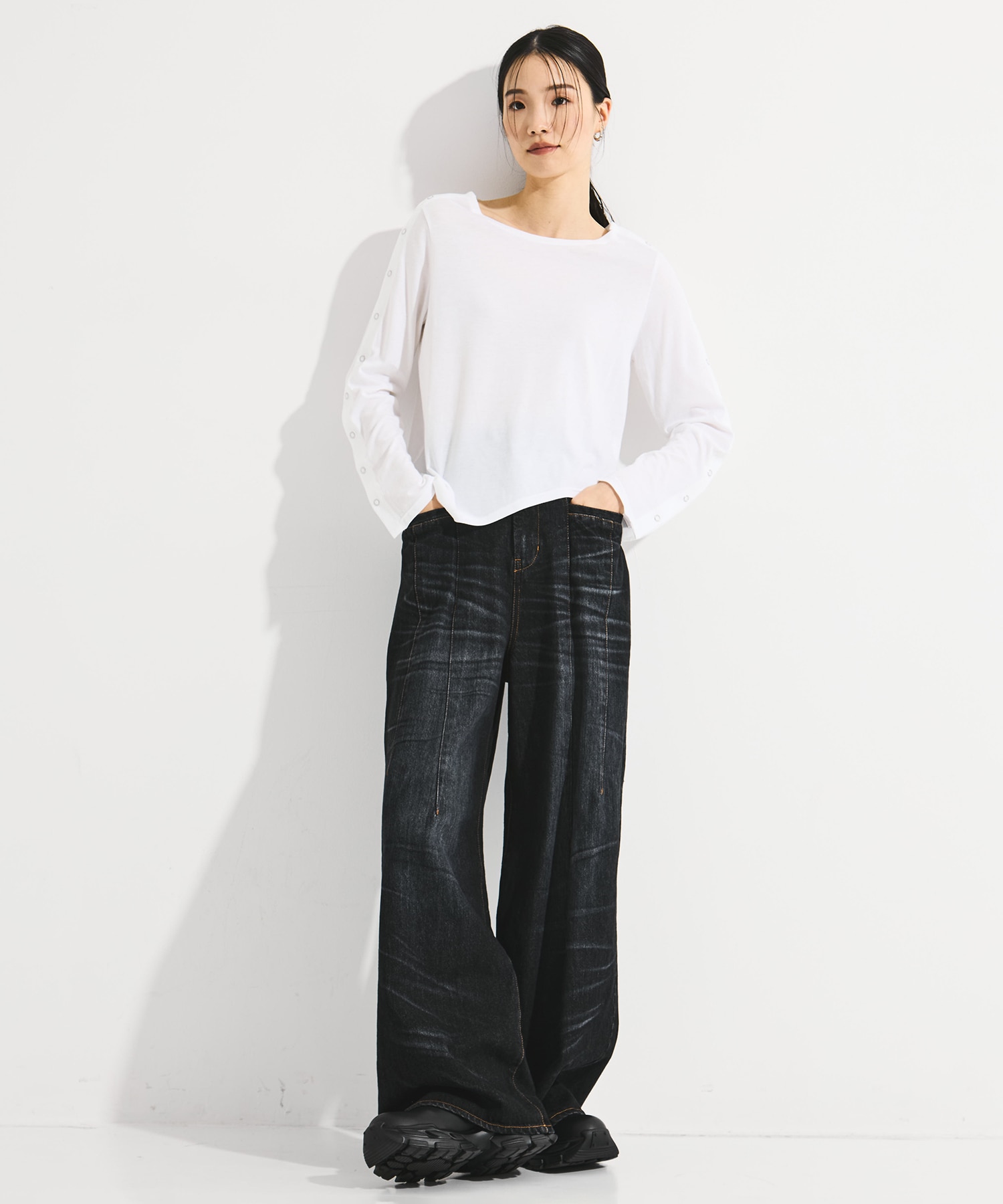 Tucked Wide Leg Jeans STUDIOUS