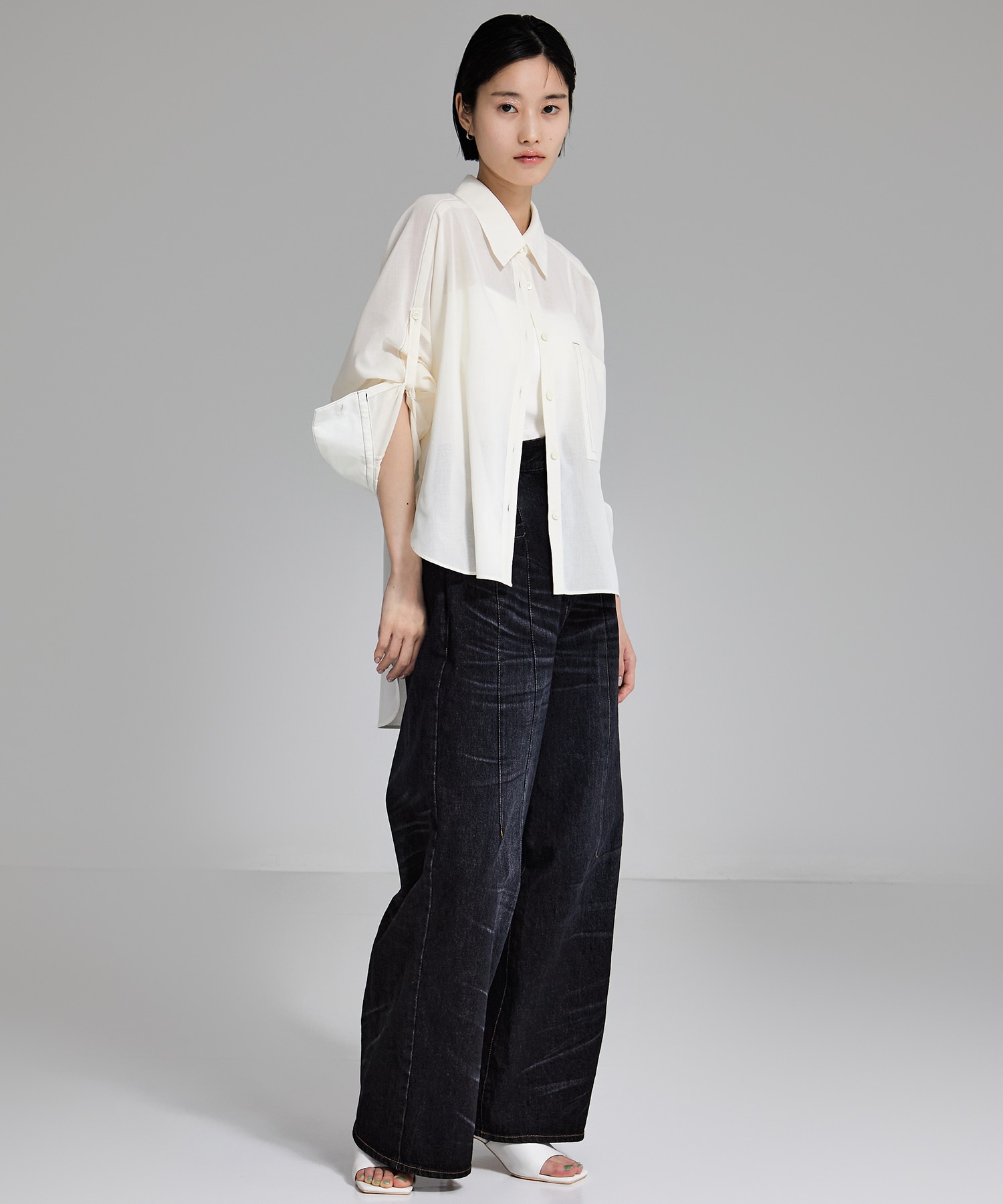 Tucked Wide Leg Jeans STUDIOUS