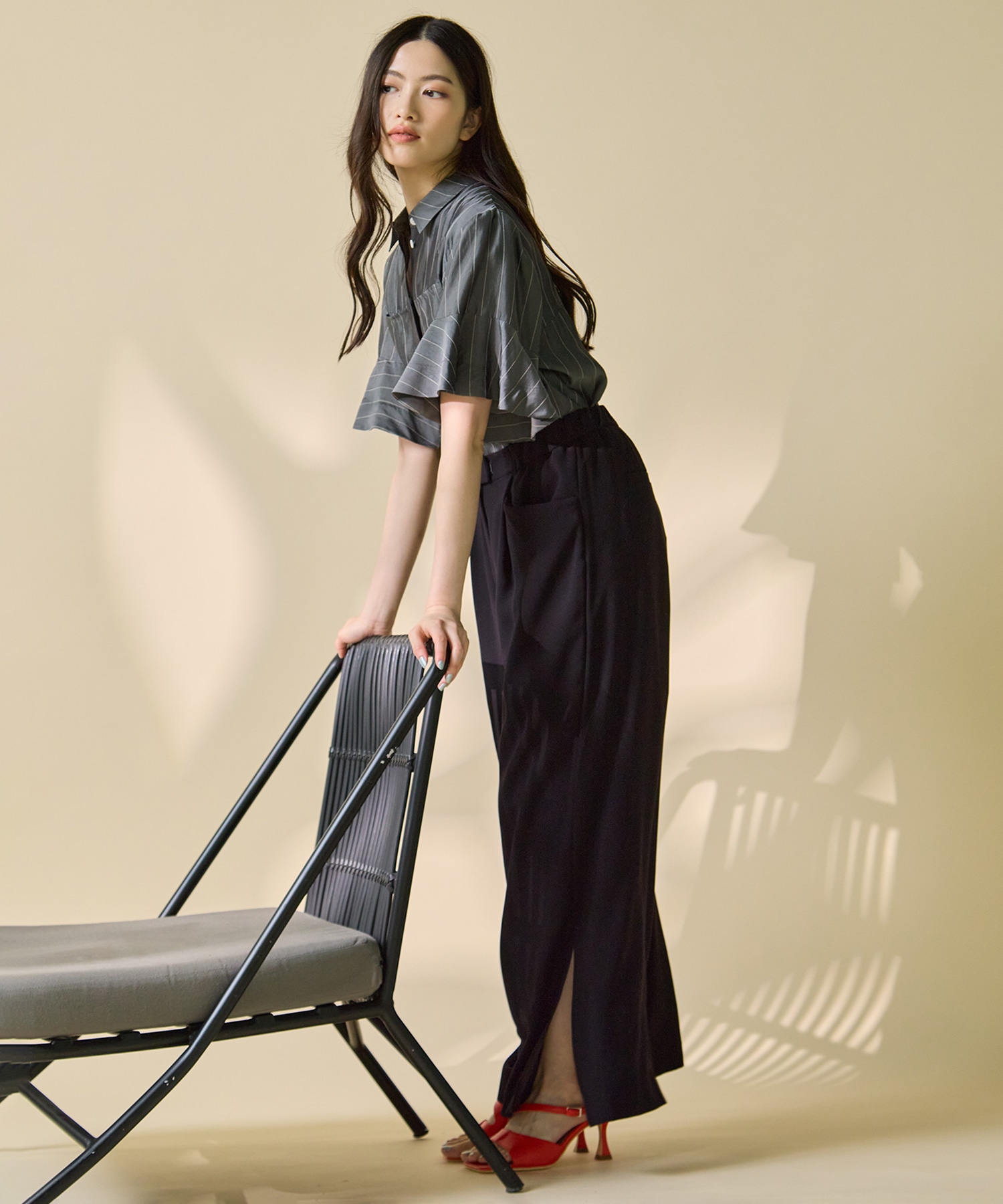 BACK SATIN SIDE SLIT PANTS STUDIOUS