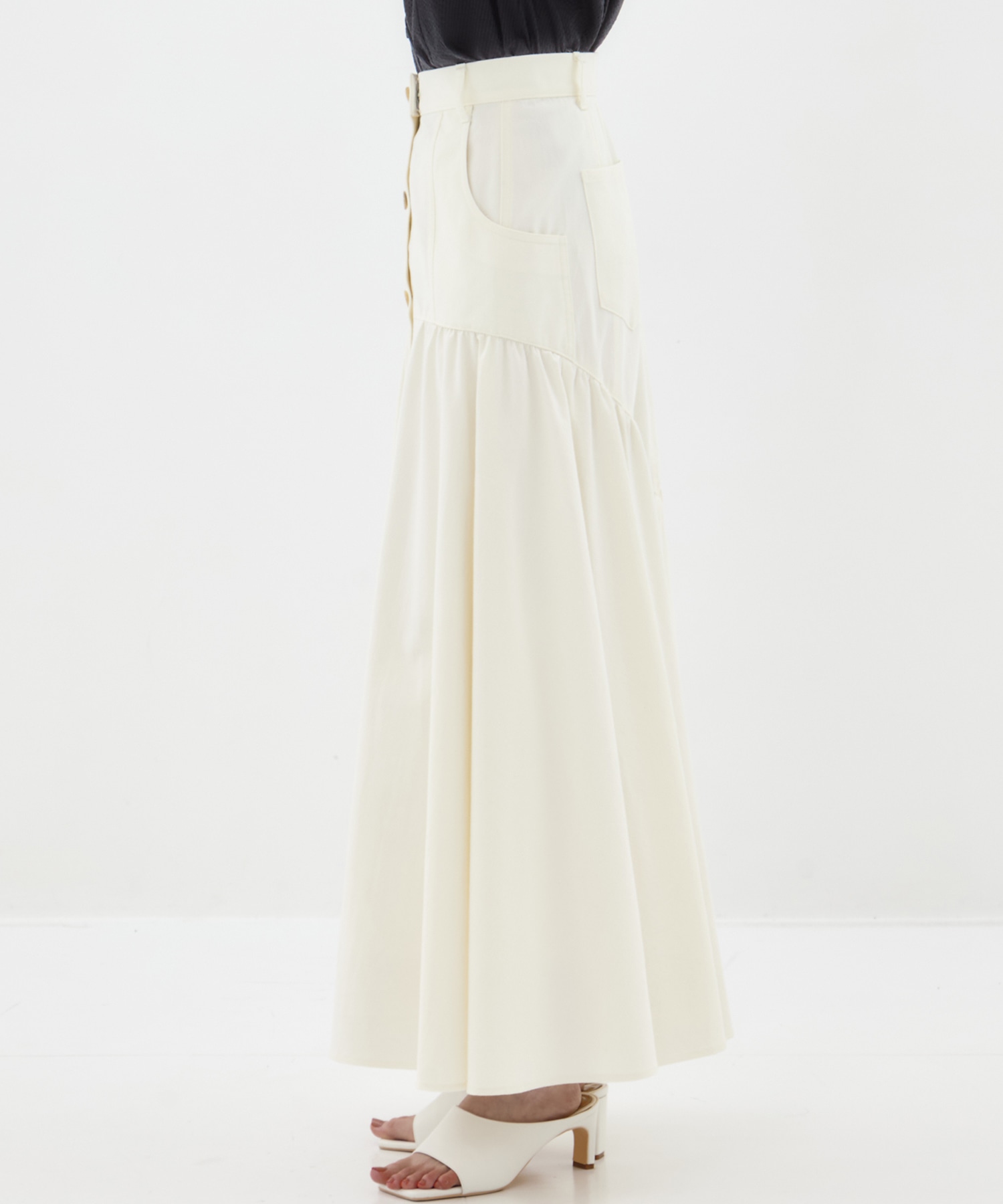 Pierina skirt WH AKIRANAKA