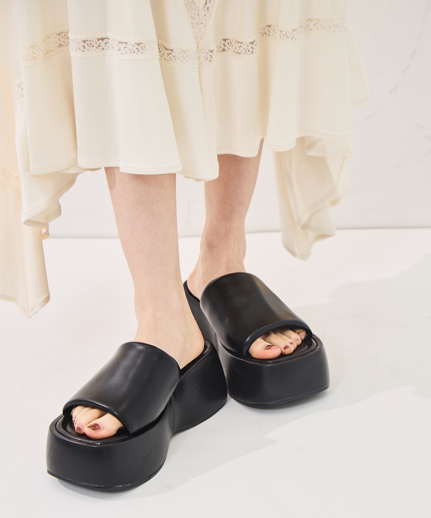 Soft Leather Padded Sandals STUDIOUS