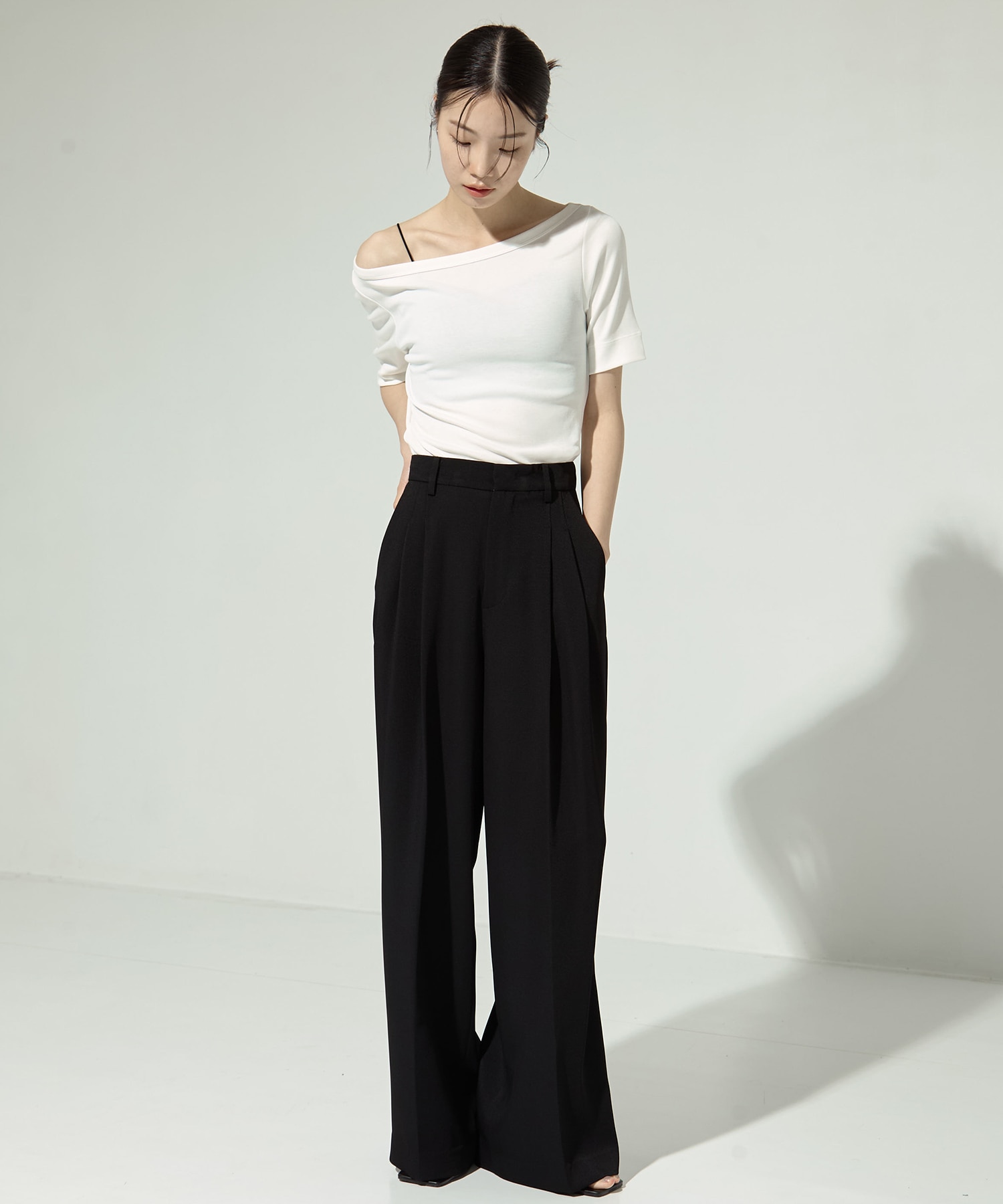 Luxury Smooth Boat Neck Tee STUDIOUS