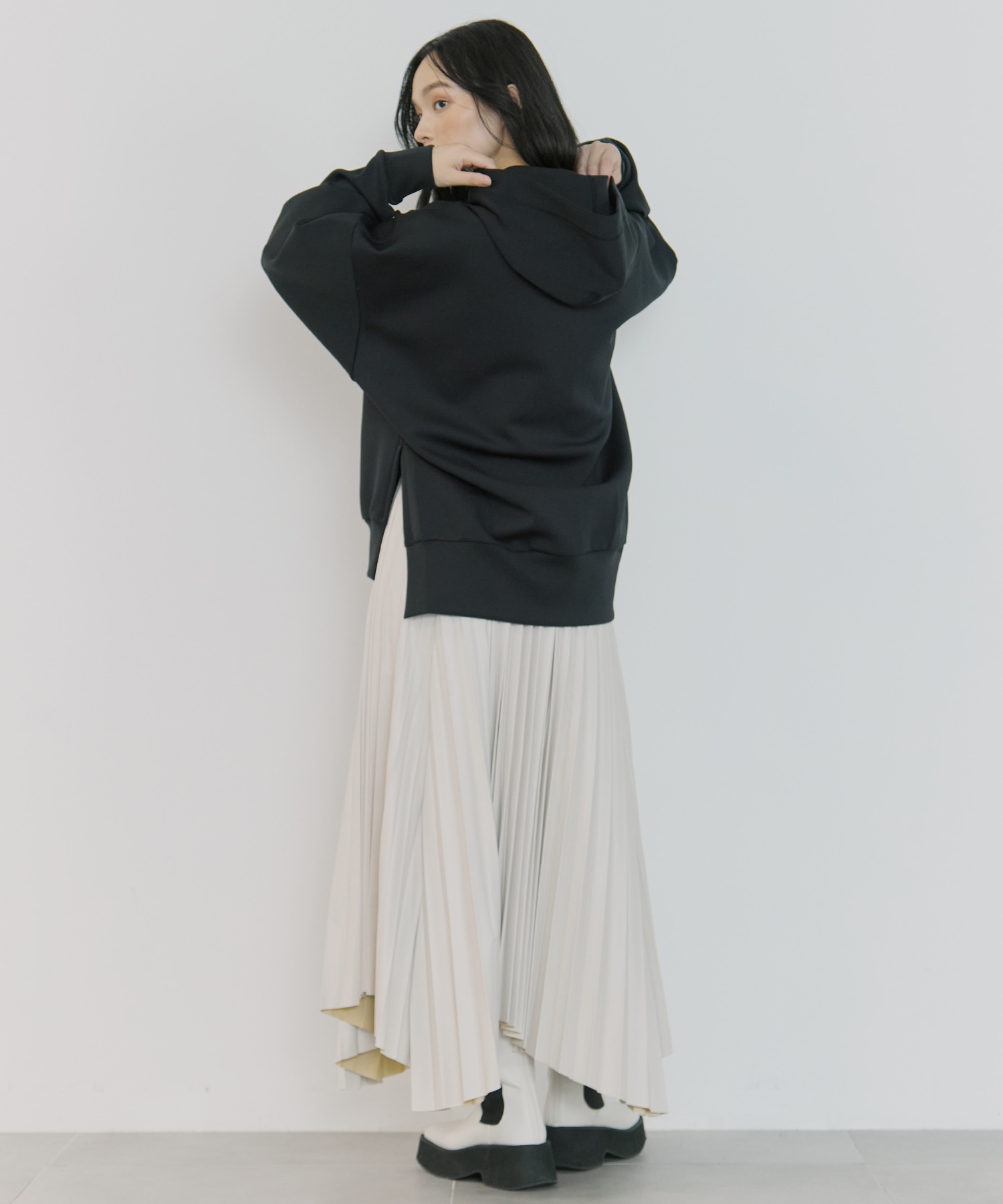 Big Silhouette Hoodie UJOH