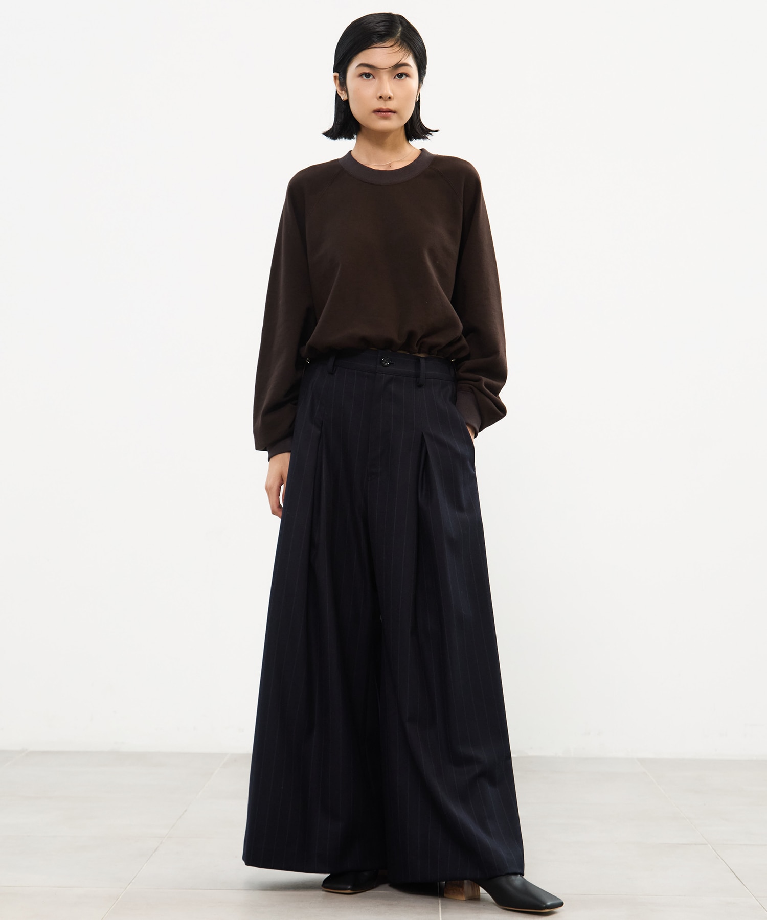 DRAWSTRING GATHER SLEEVE SWEAT SHIRT STUDIOUS