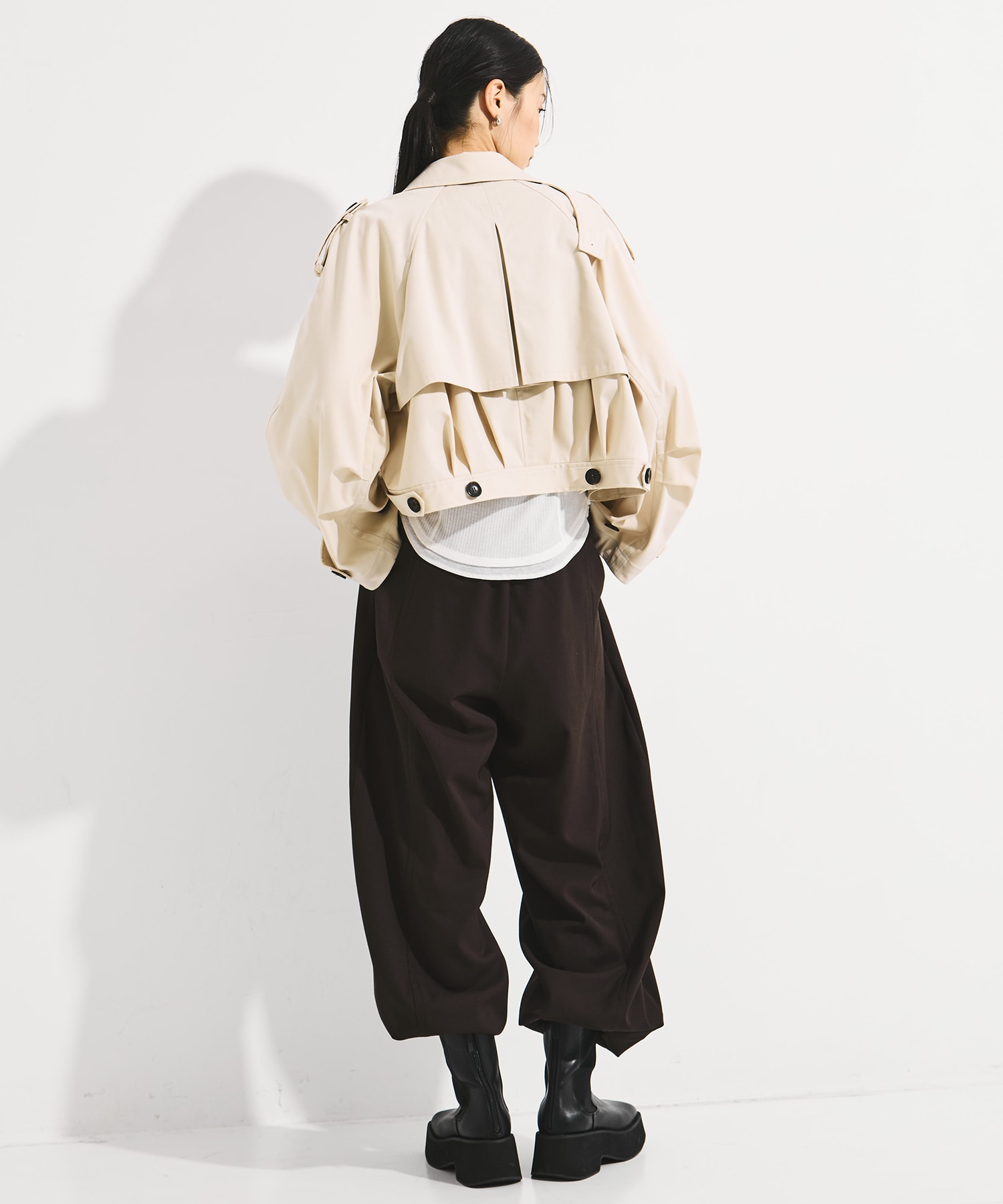 BACK GATHER SHORT TRENCH BLOUSON STUDIOUS