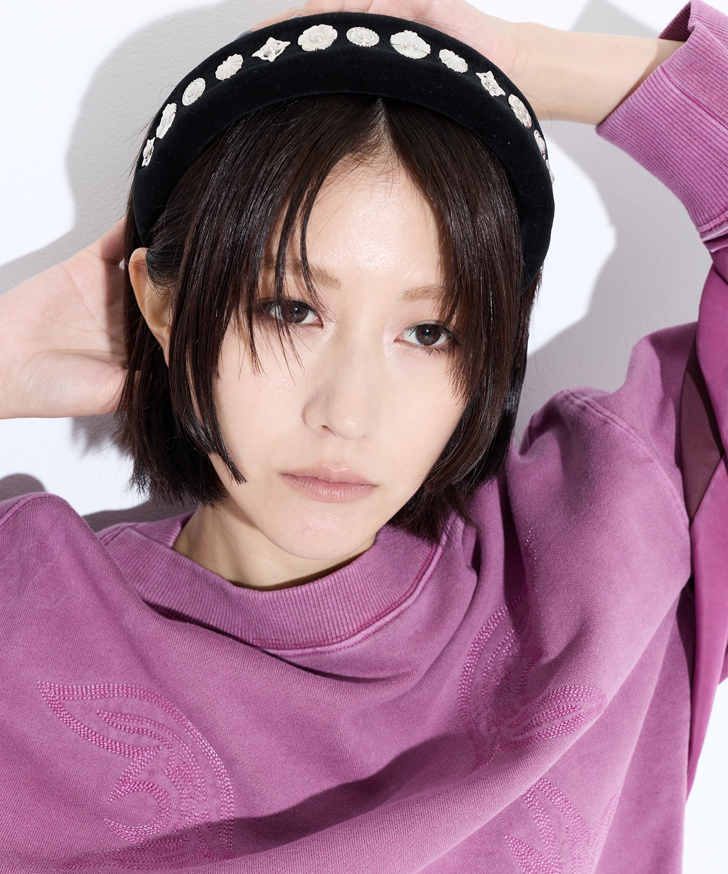 Toga ブラック ヘアバンド Toga スタッズ ヘアバンド | ブラック | FARFETCH JP