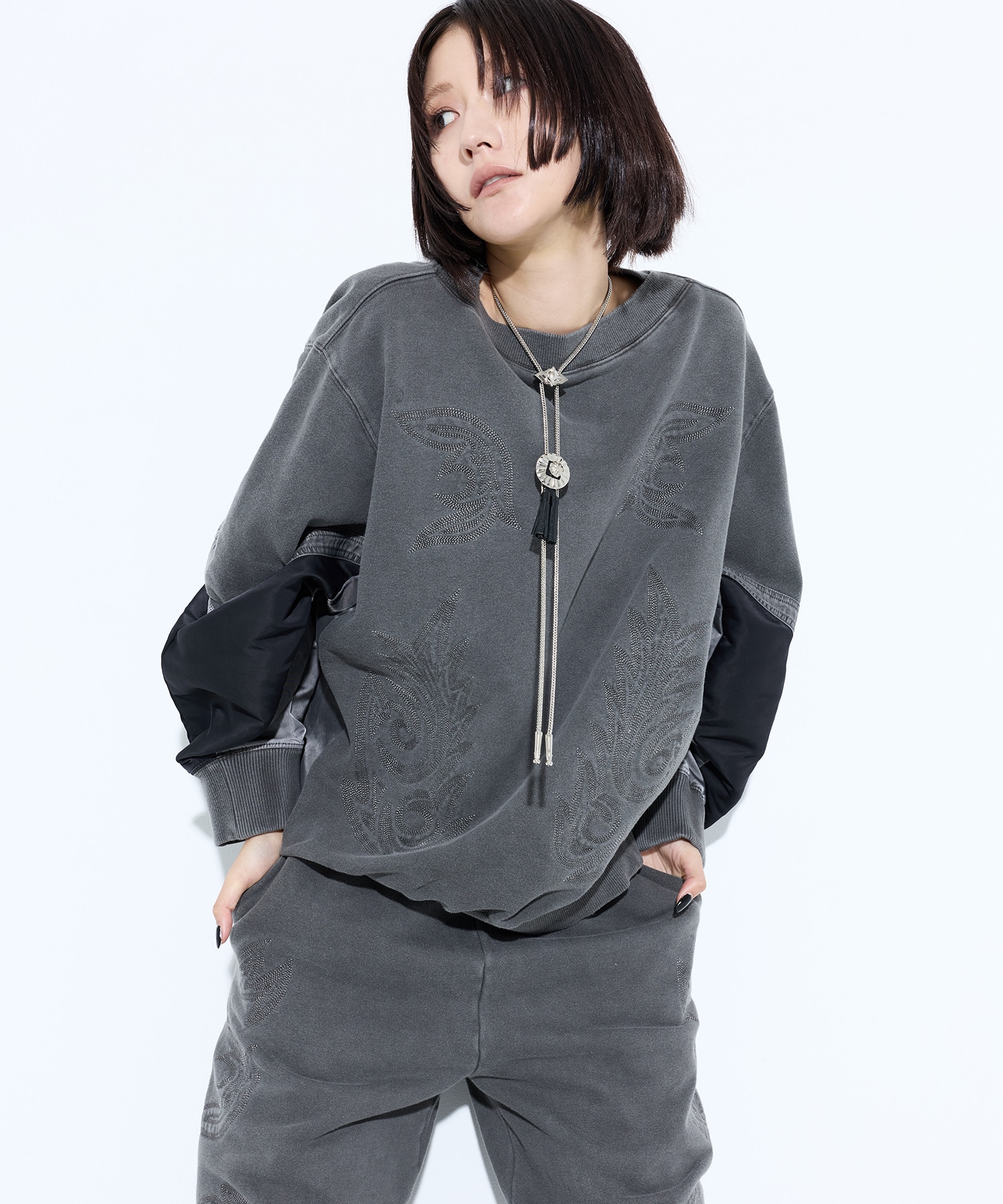 Metal loop tie TOGA