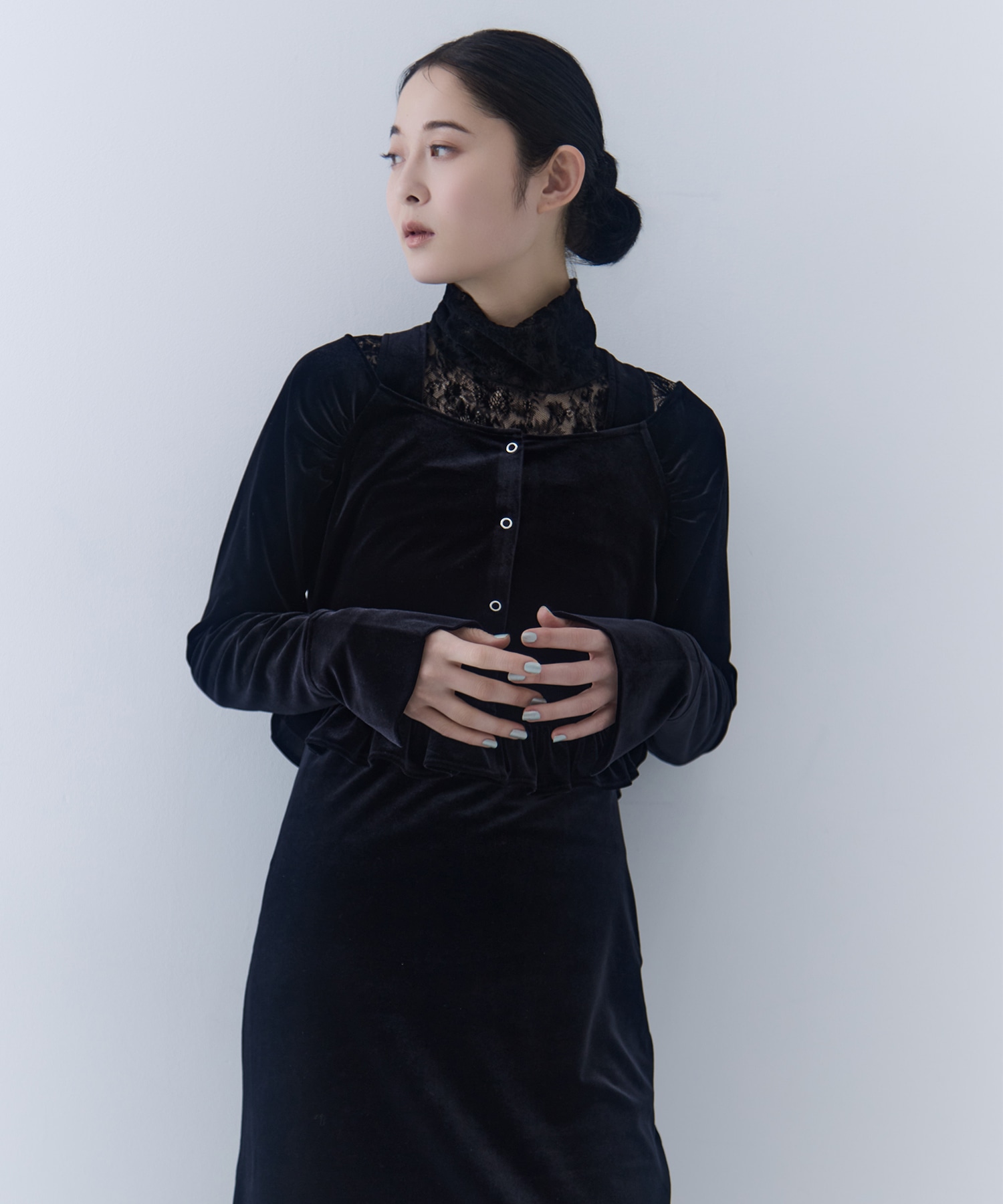 UND OFF SHOULDER VELOUR CARDIGAN SET DRESS AMERI