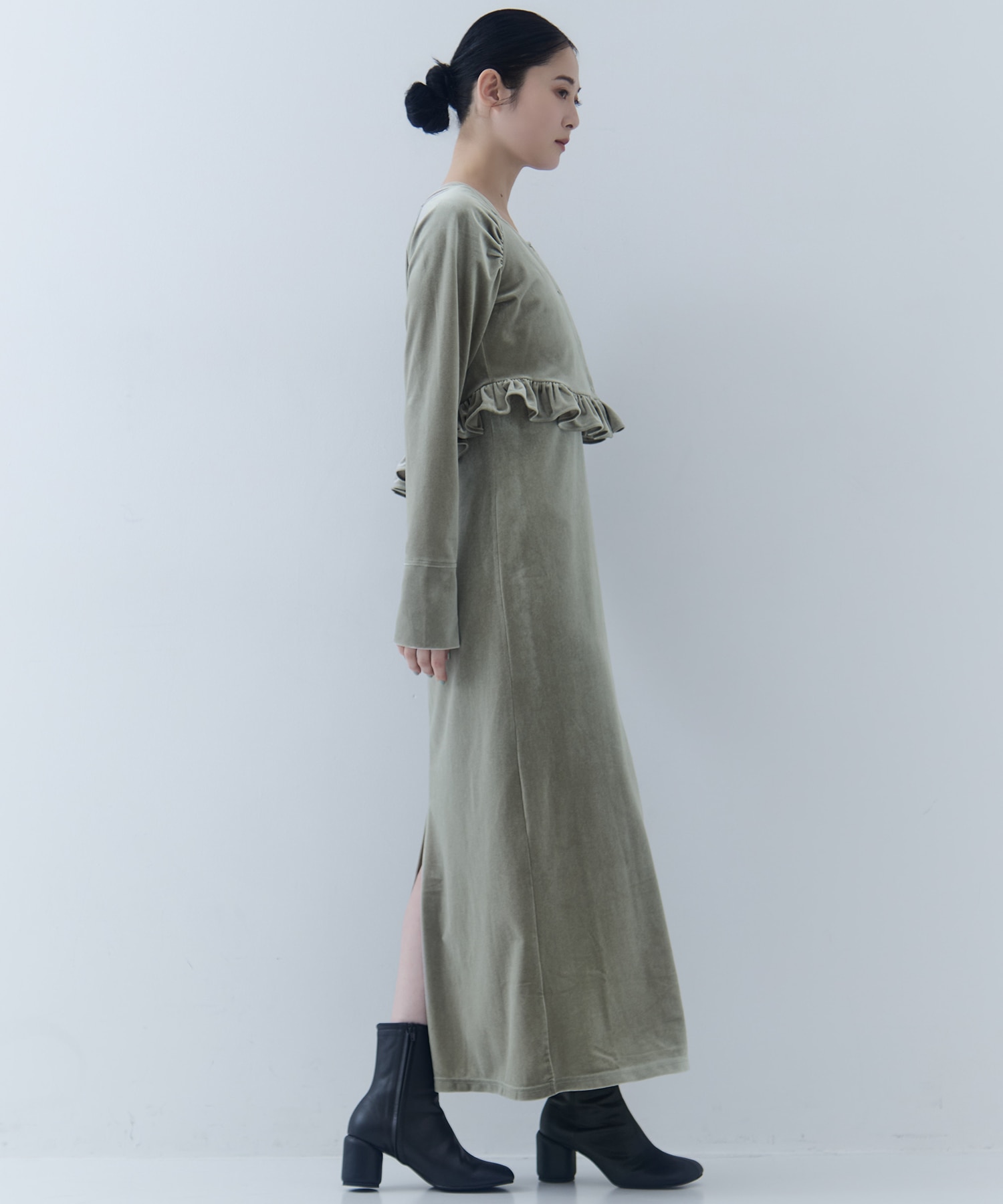 UND OFF SHOULDER VELOUR CARDIGAN SET DRESS AMERI