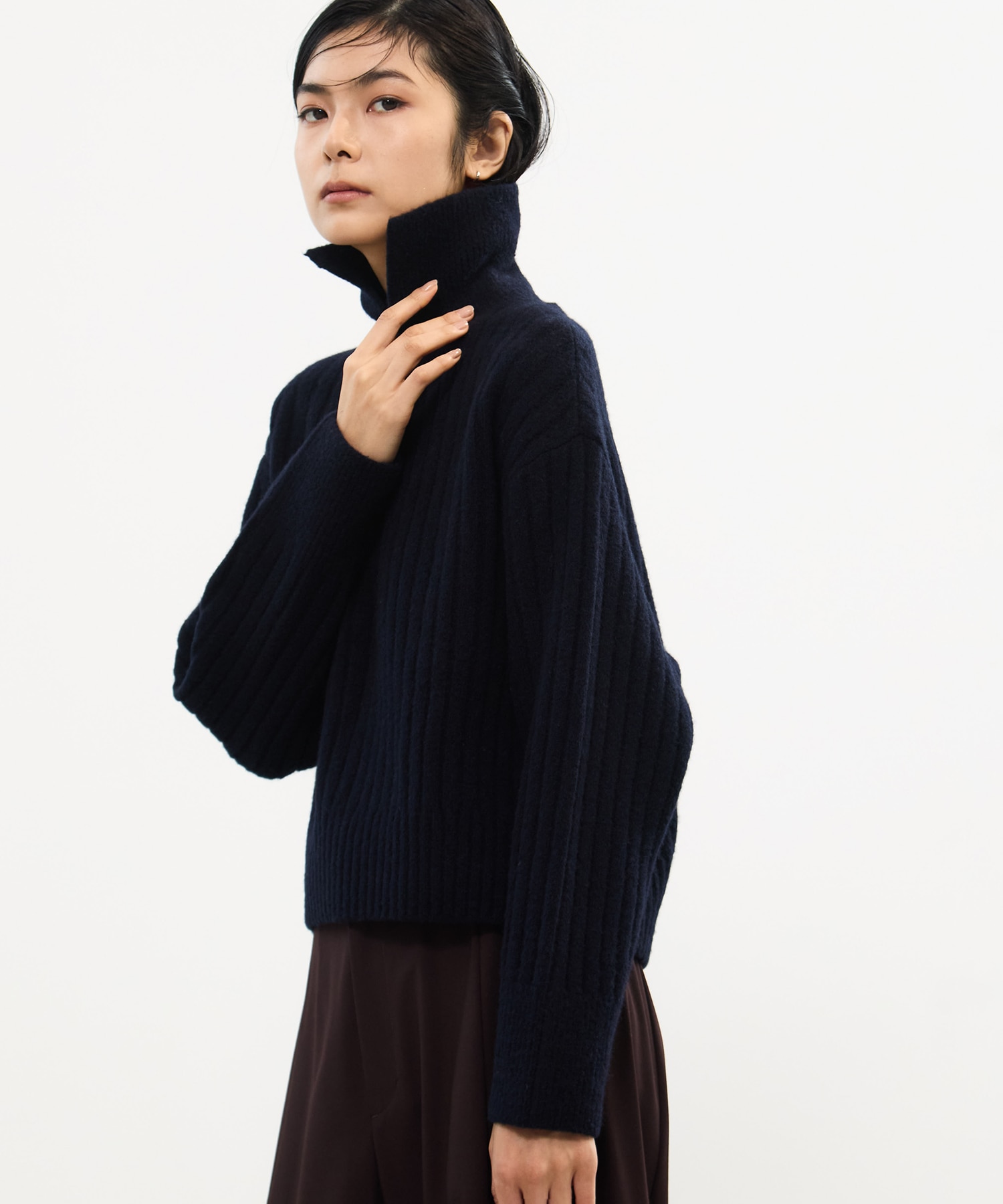 Cropped Collar Knit UJOH