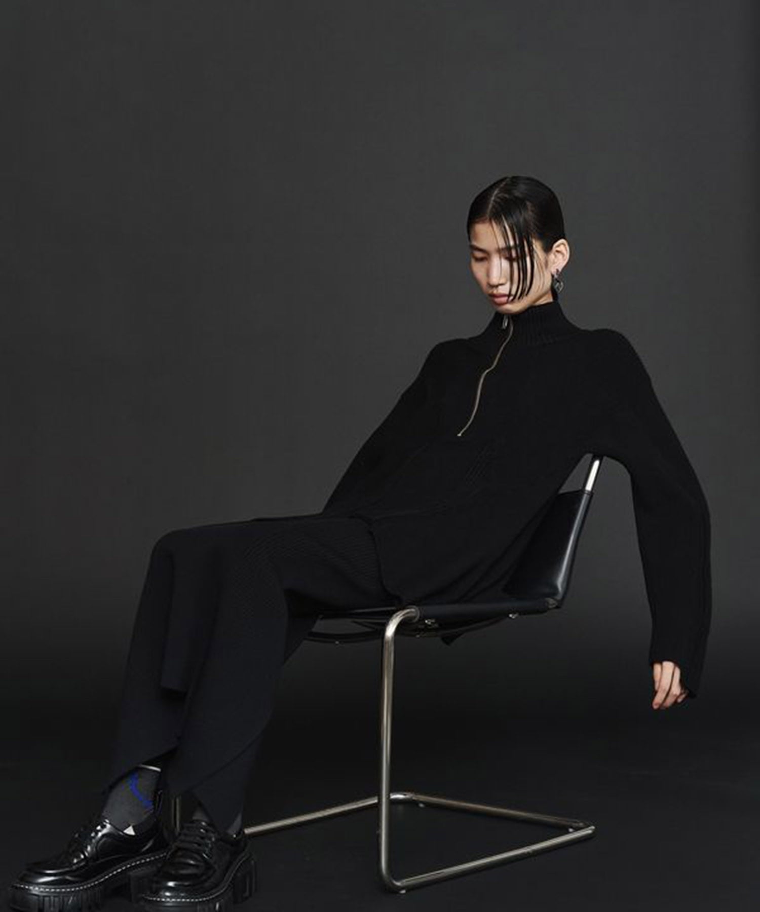 PIN TUCK HALF ZIP TOP UN3D.