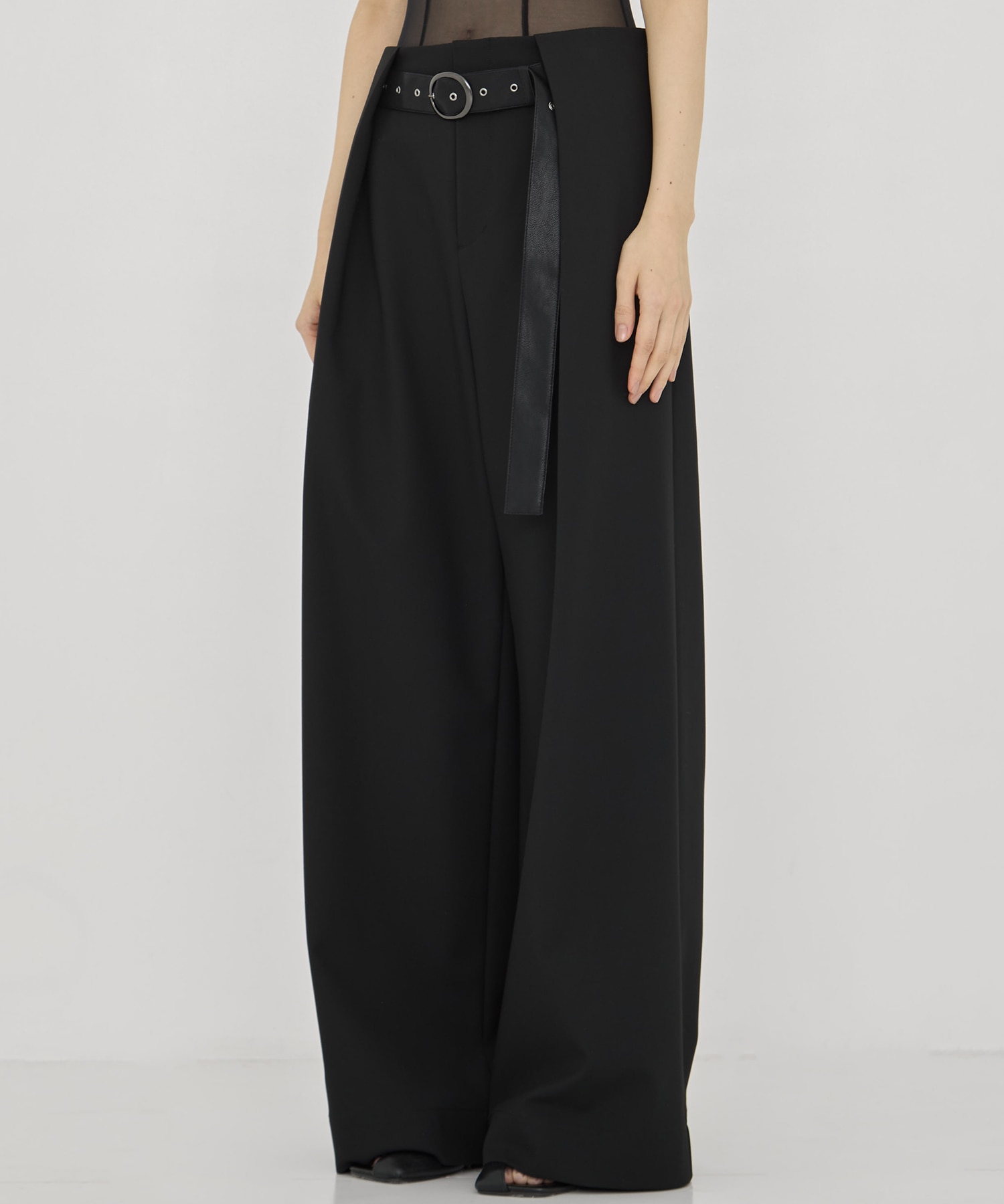 Belted Stretch Trousers STUDIOUS