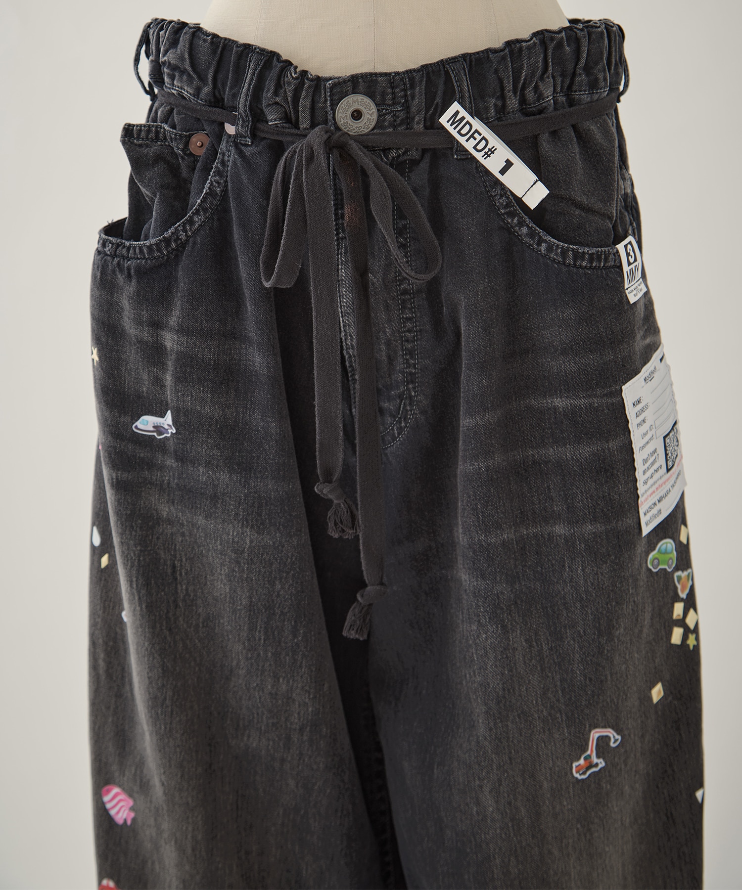 DENIM HUGE DETAIL PANTS w KIDS STICKER Maison MIHARA YASUHIRO