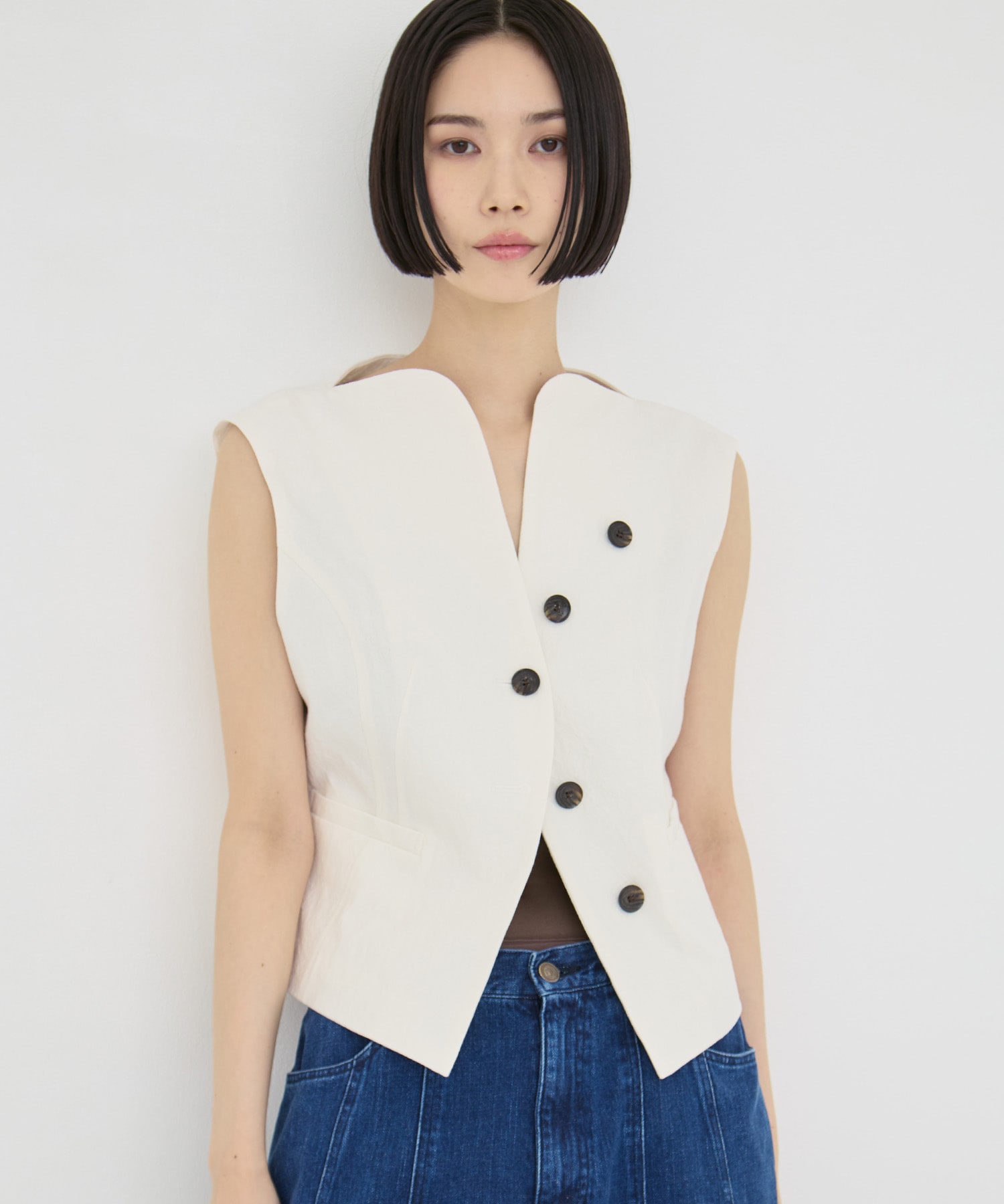 Sesilia vest AKIRANAKA