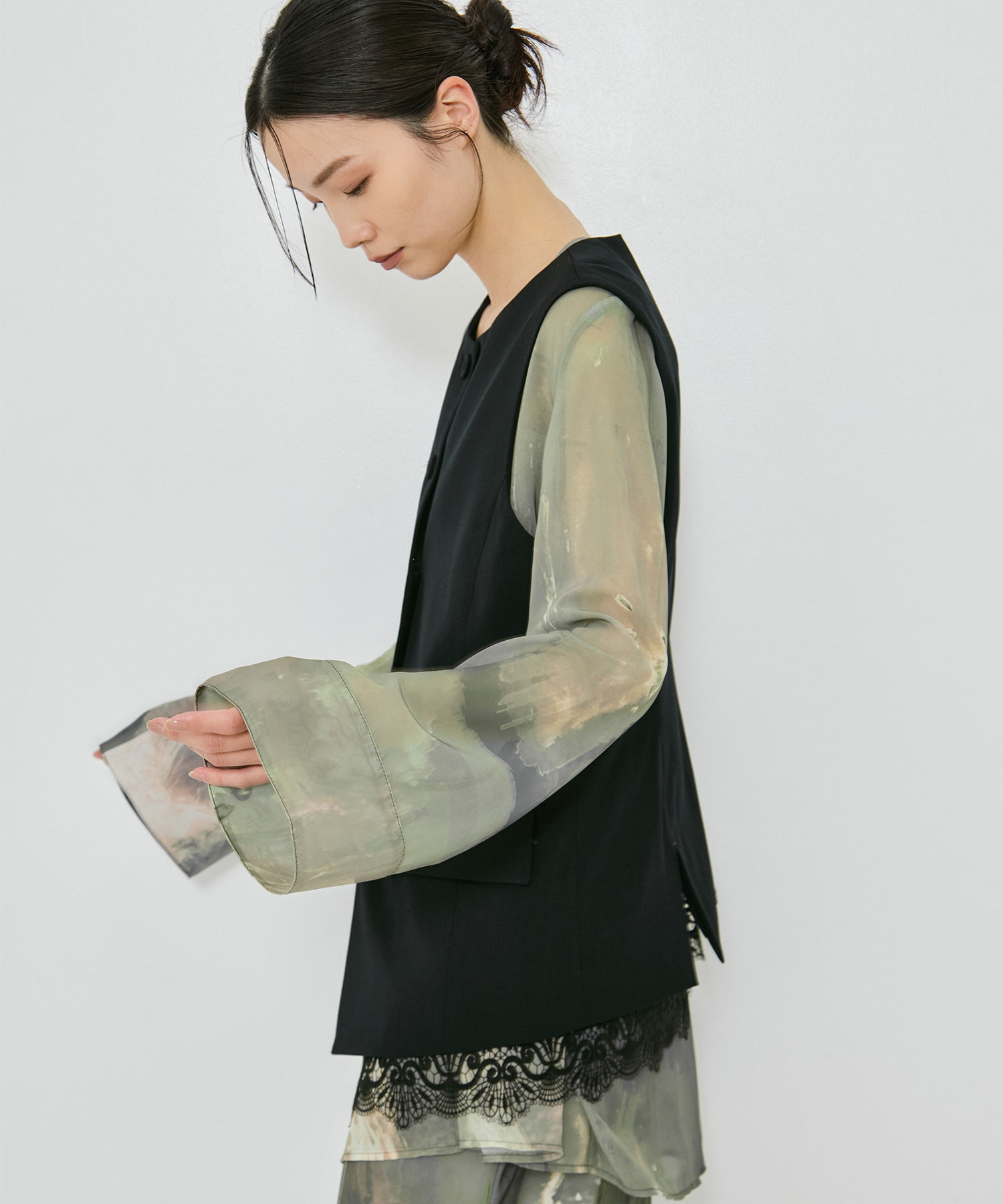 2WAY CREW NECK LACE TAKE OFF VEST AMERI