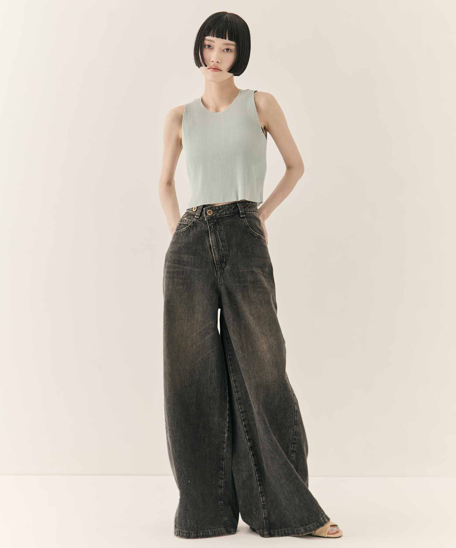 GHOST TODO TOP SHORTSLEEVE HIGHNECK +INNER kotohayokozawa