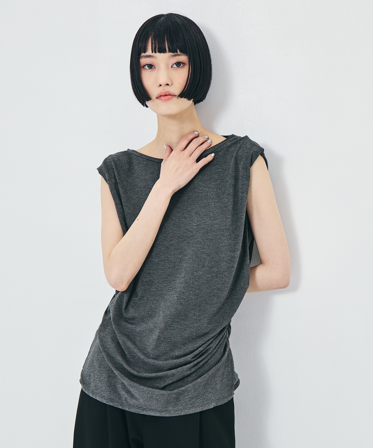 別注collagen no sleeve tops determ