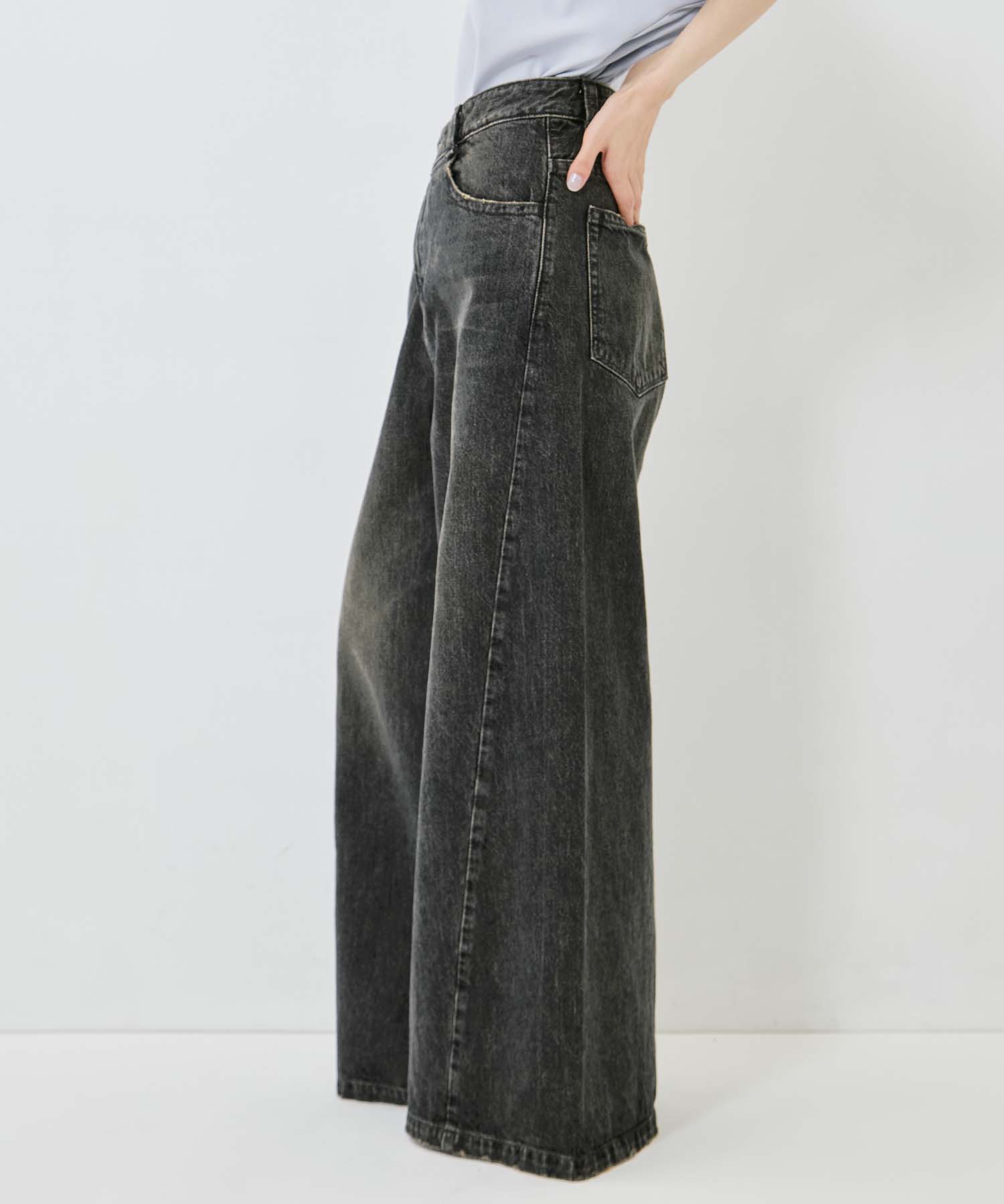 Bleached Baggy Jeans STUDIOUS